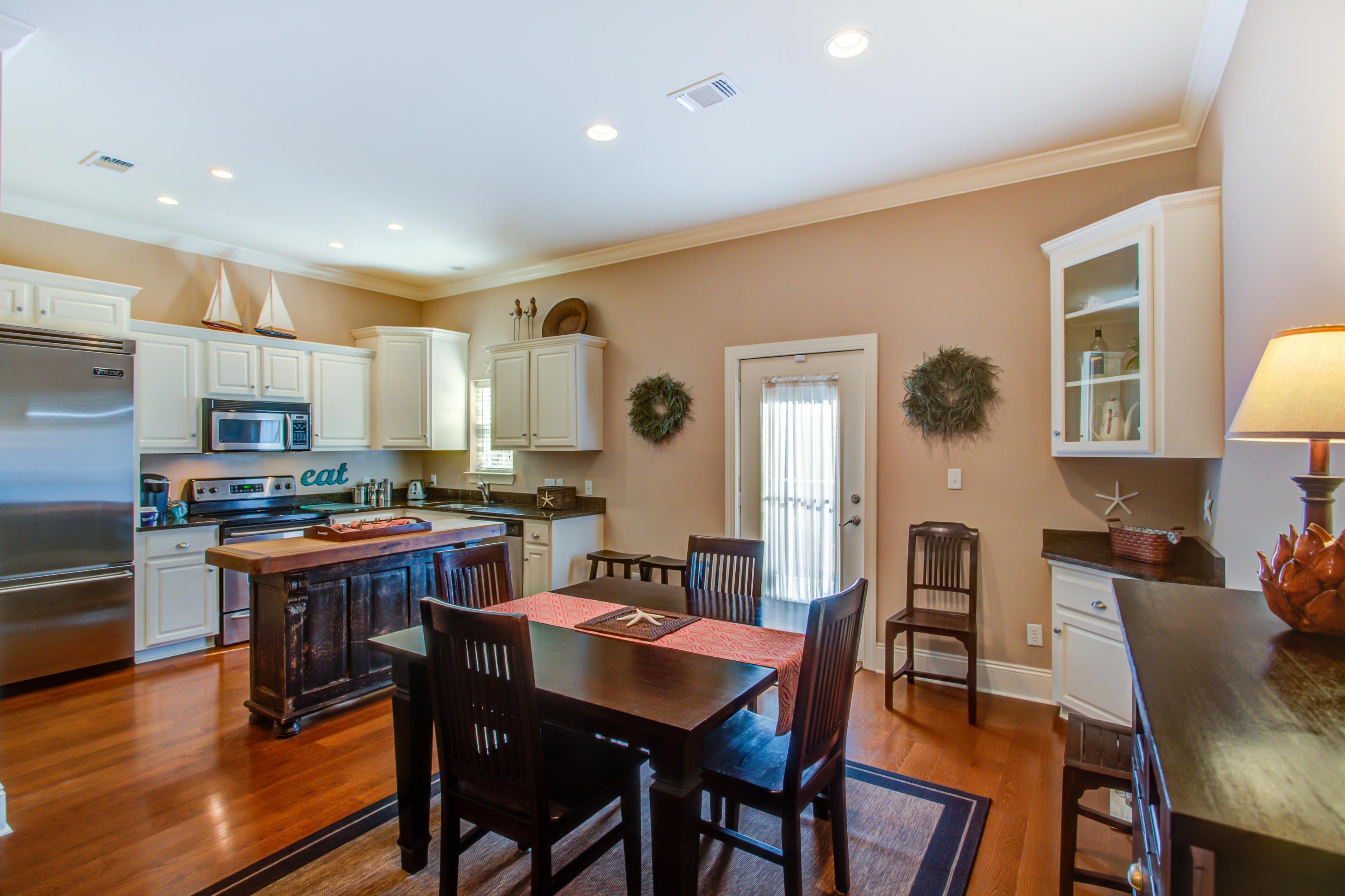 TOWN OF SANTA ROSA - Residential