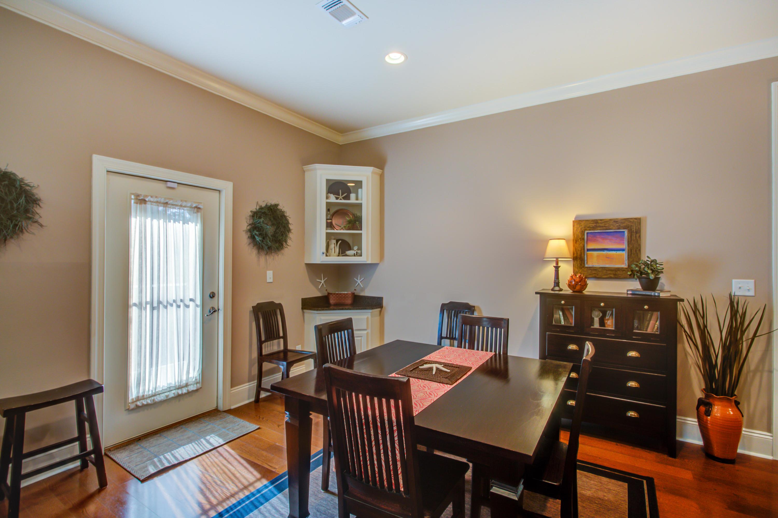 TOWN OF SANTA ROSA - Residential