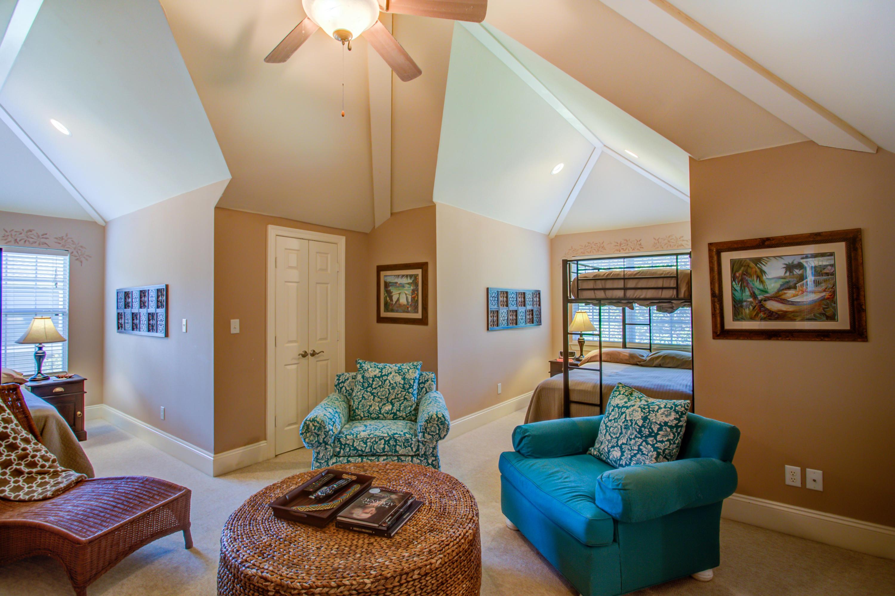 TOWN OF SANTA ROSA - Residential