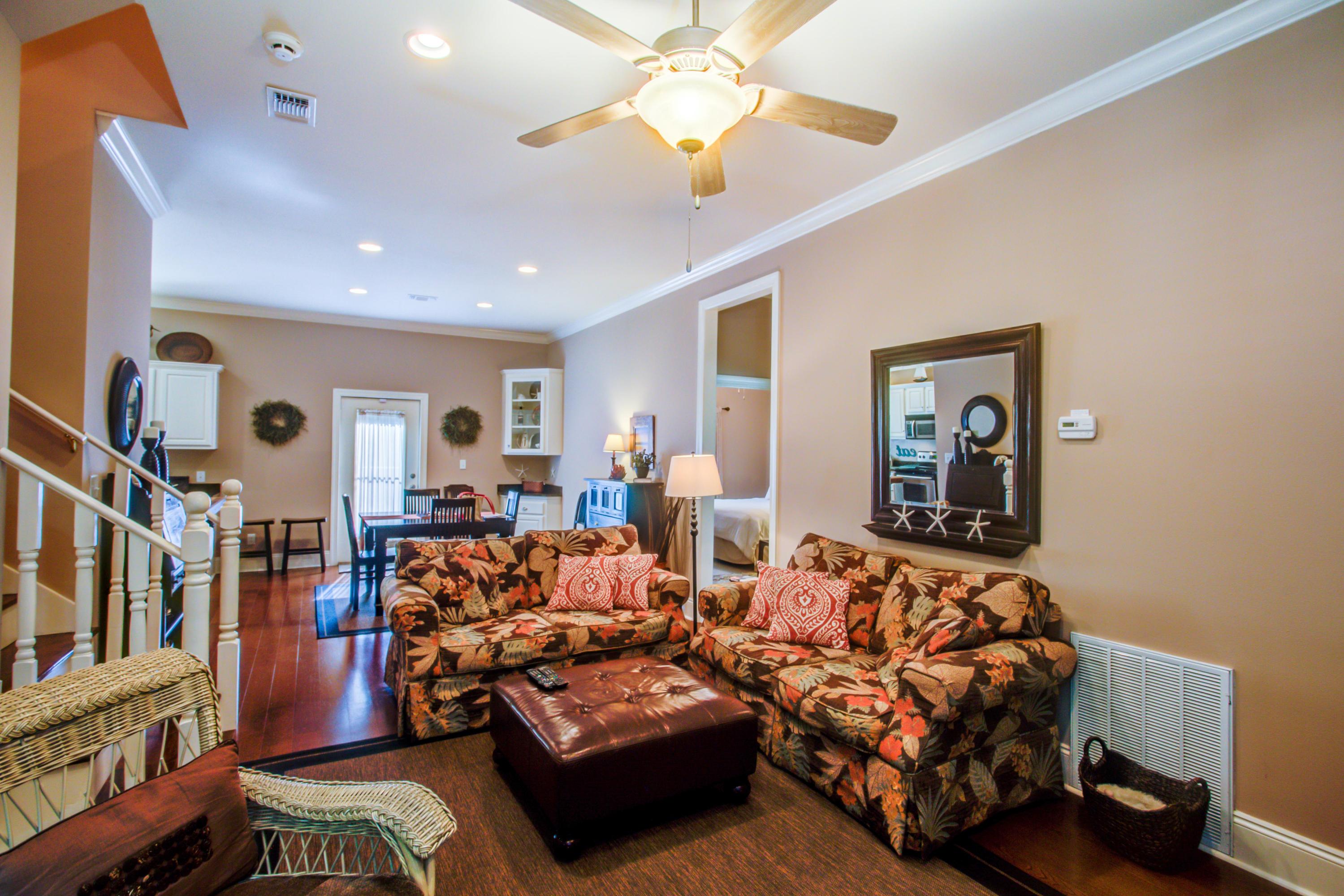 TOWN OF SANTA ROSA - Residential