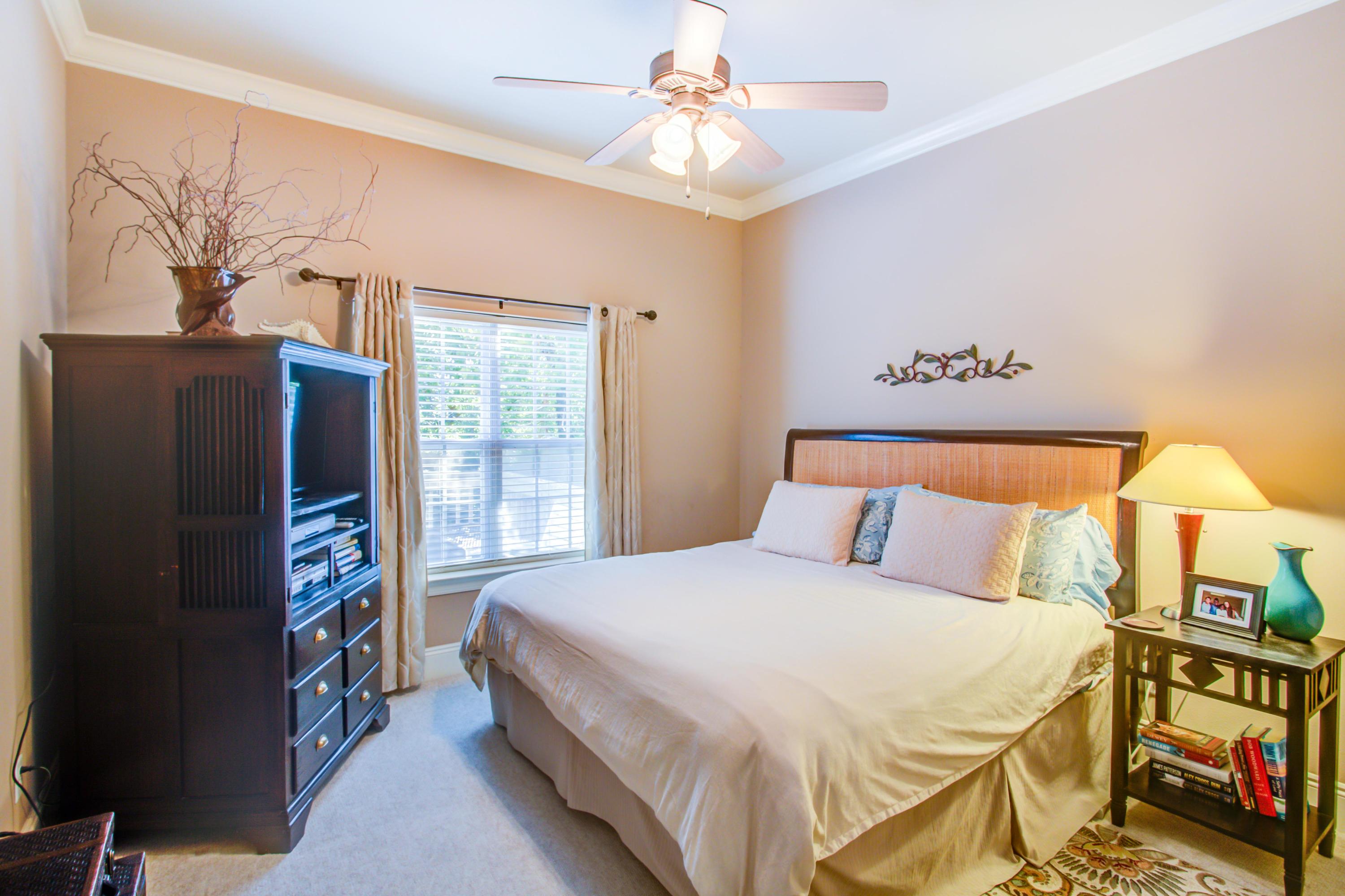 TOWN OF SANTA ROSA - Residential