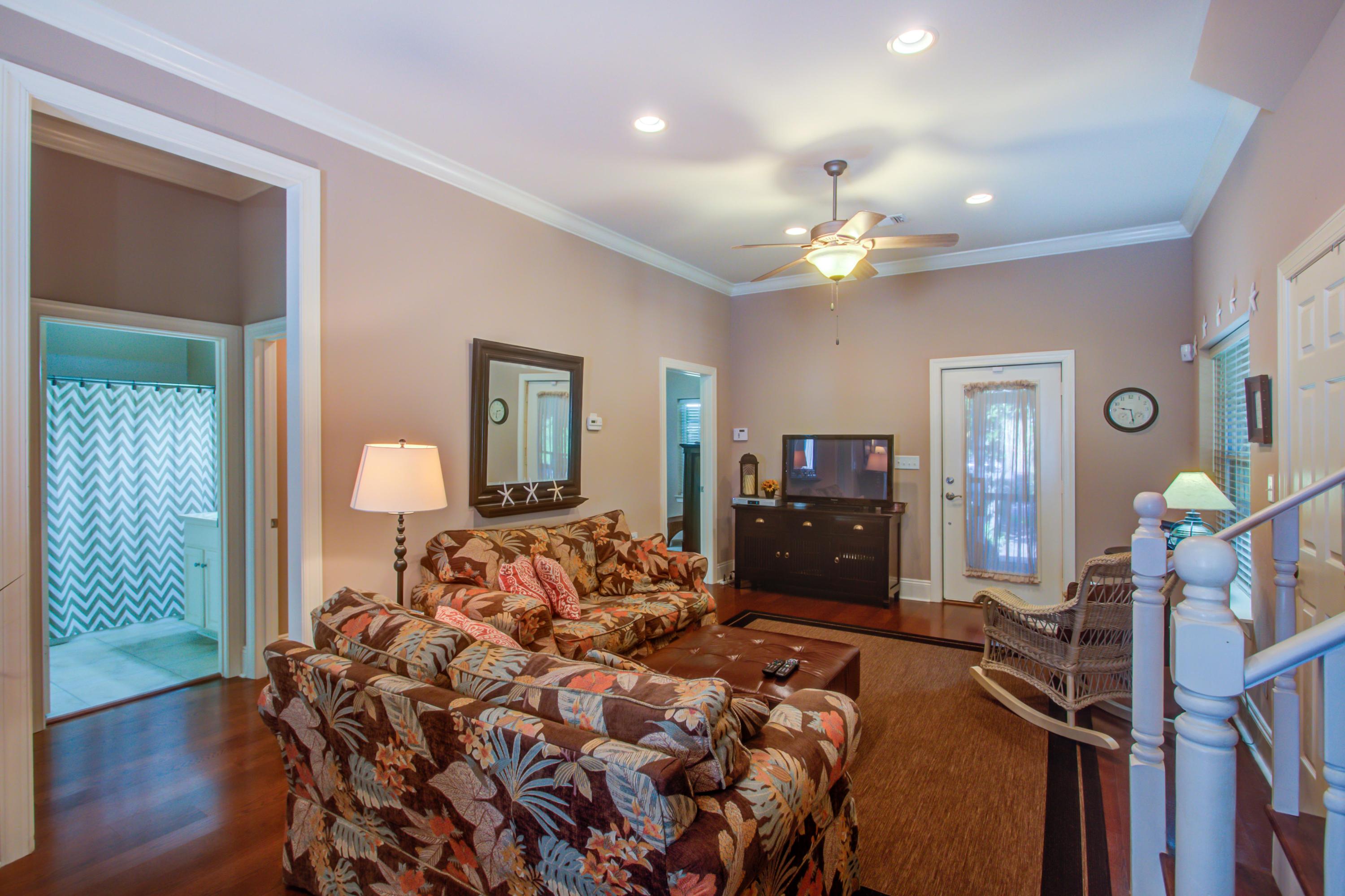 TOWN OF SANTA ROSA - Residential