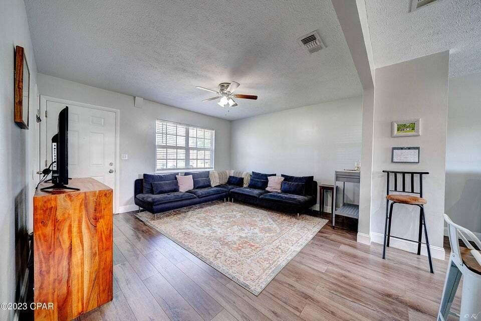 LYNN HAVEN - Residential