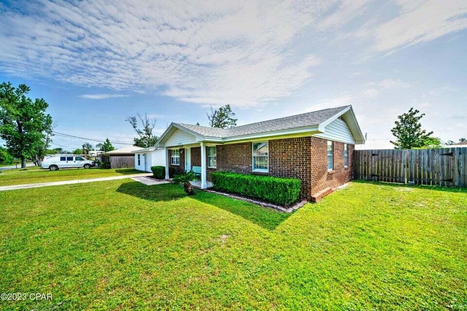 LYNN HAVEN - Residential