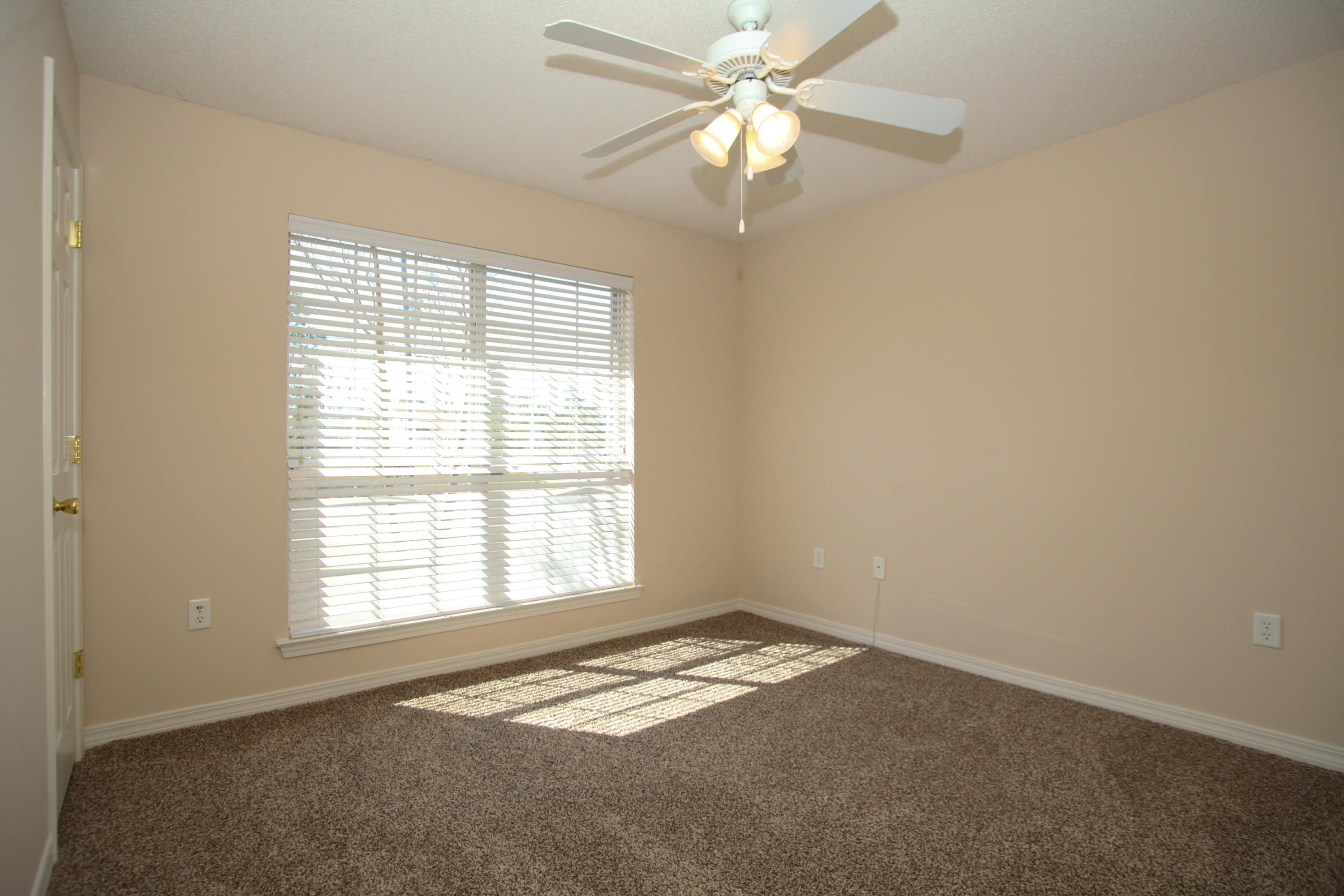 ROSS CROSSING - Residential