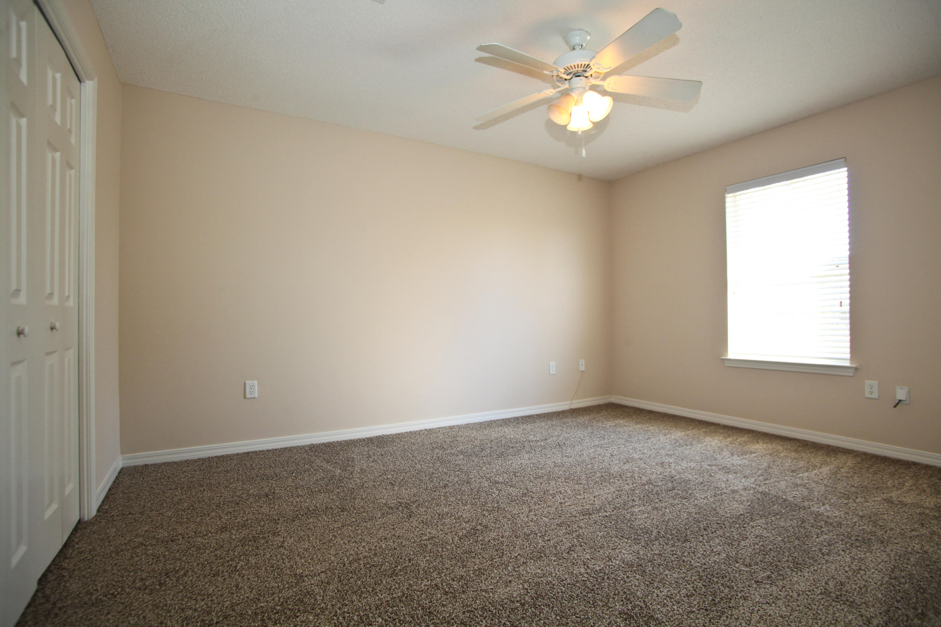 ROSS CROSSING - Residential