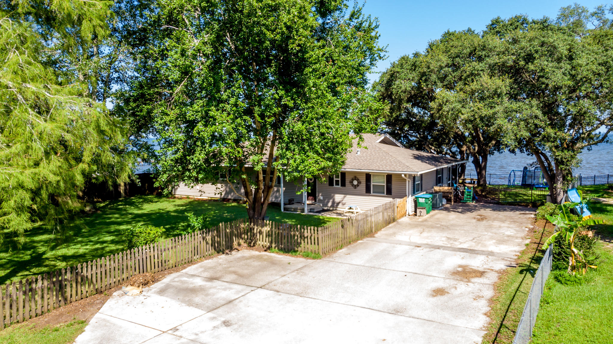 LAGNIAPPE BEACH - Residential