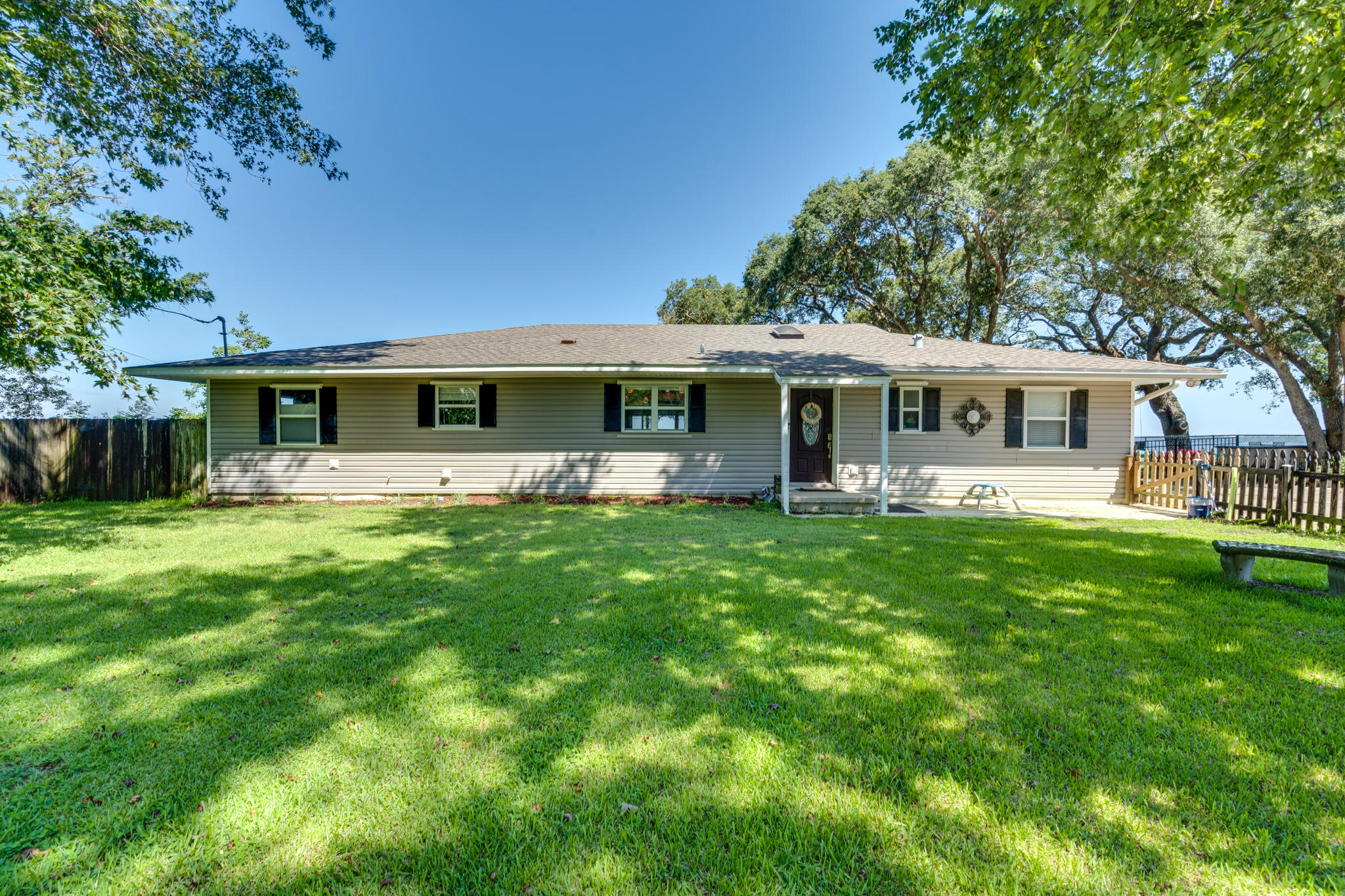 LAGNIAPPE BEACH - Residential