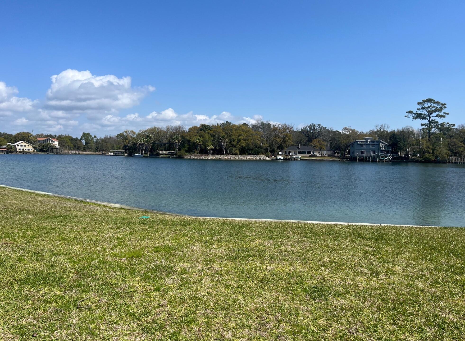 FINISTERRA CONDO - Residential