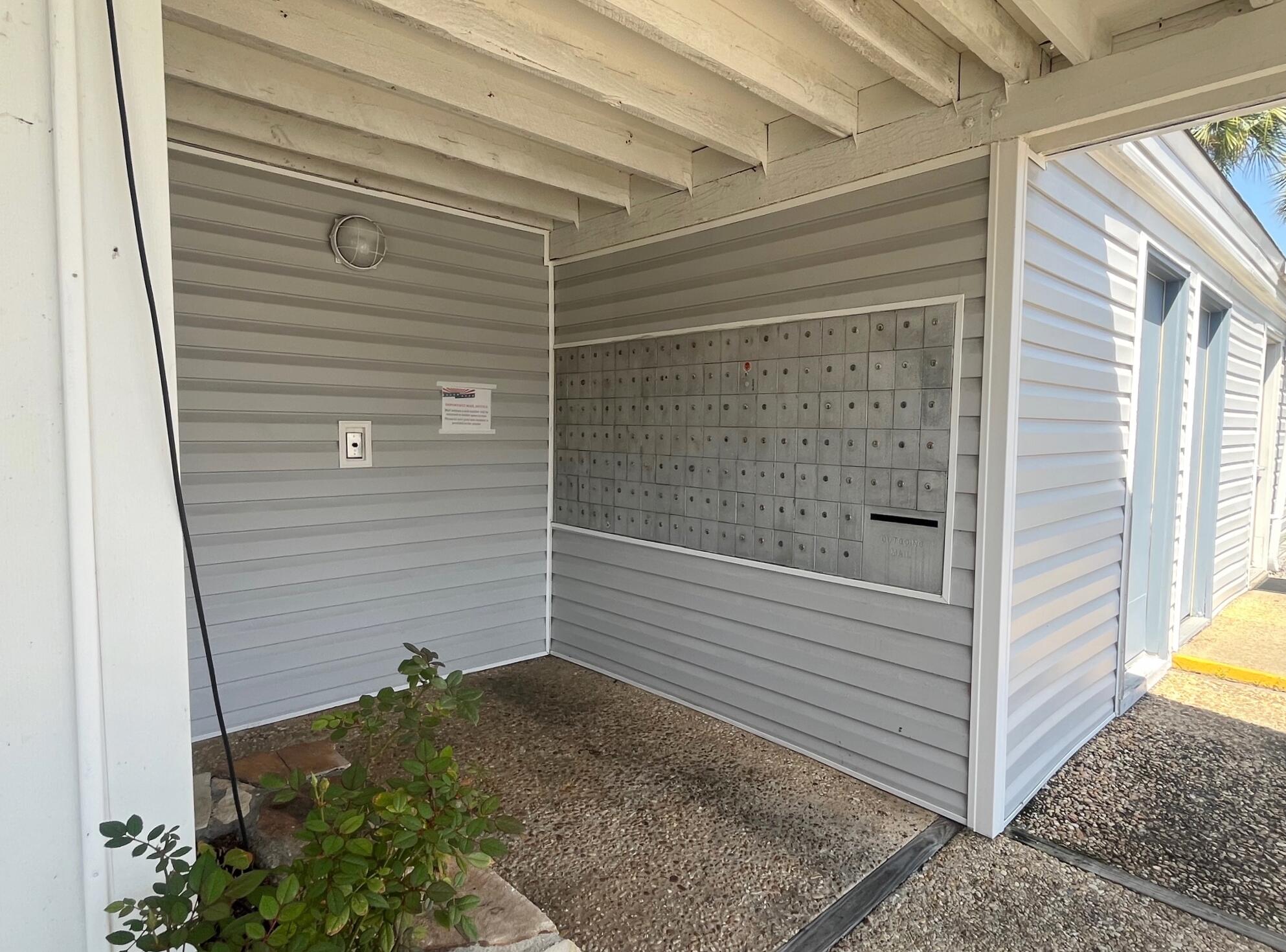 FINISTERRA CONDO - Residential