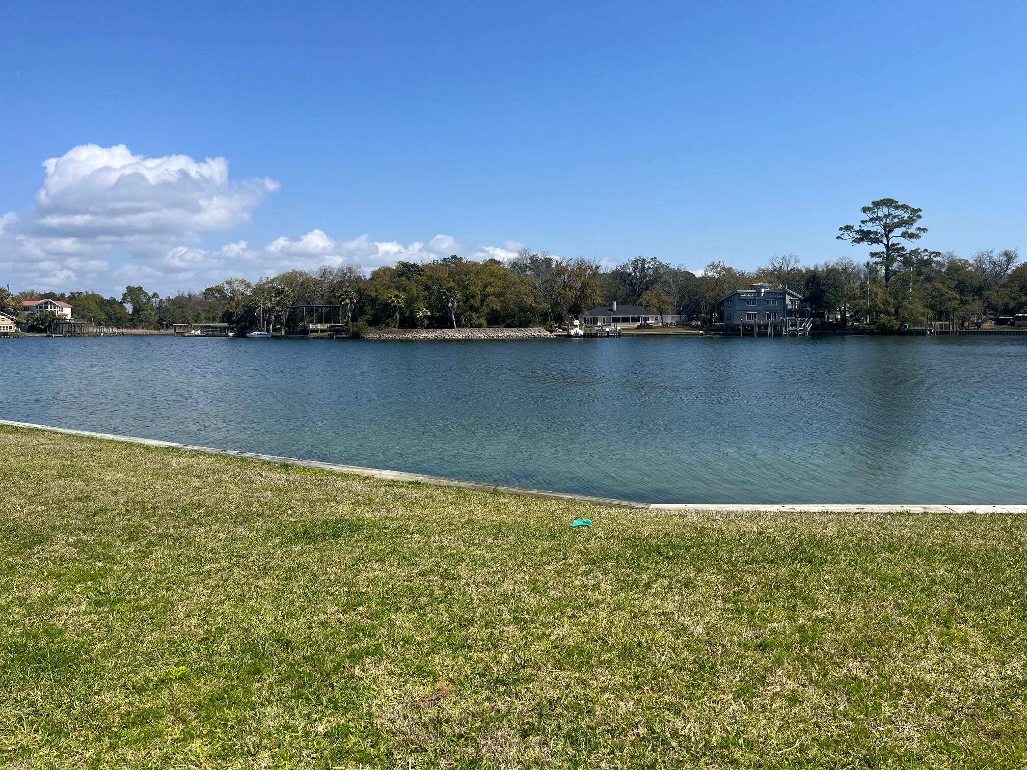 FINISTERRA CONDO - Residential