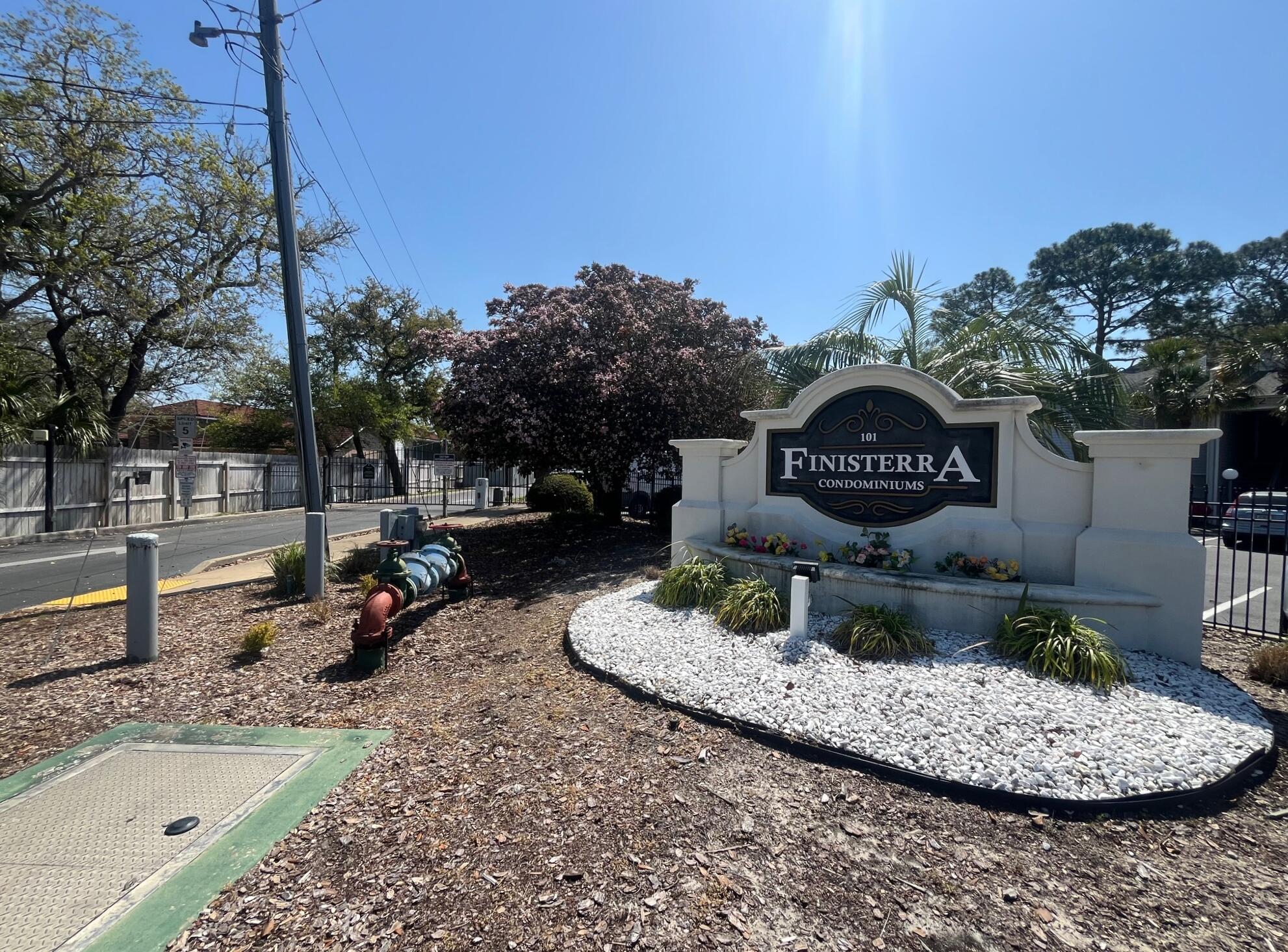 FINISTERRA CONDO - Residential