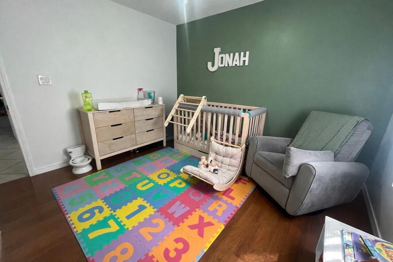 FINISTERRA CONDO - Residential