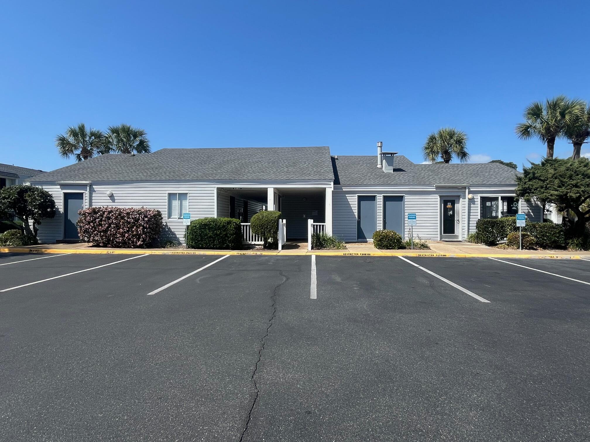 FINISTERRA CONDO - Residential