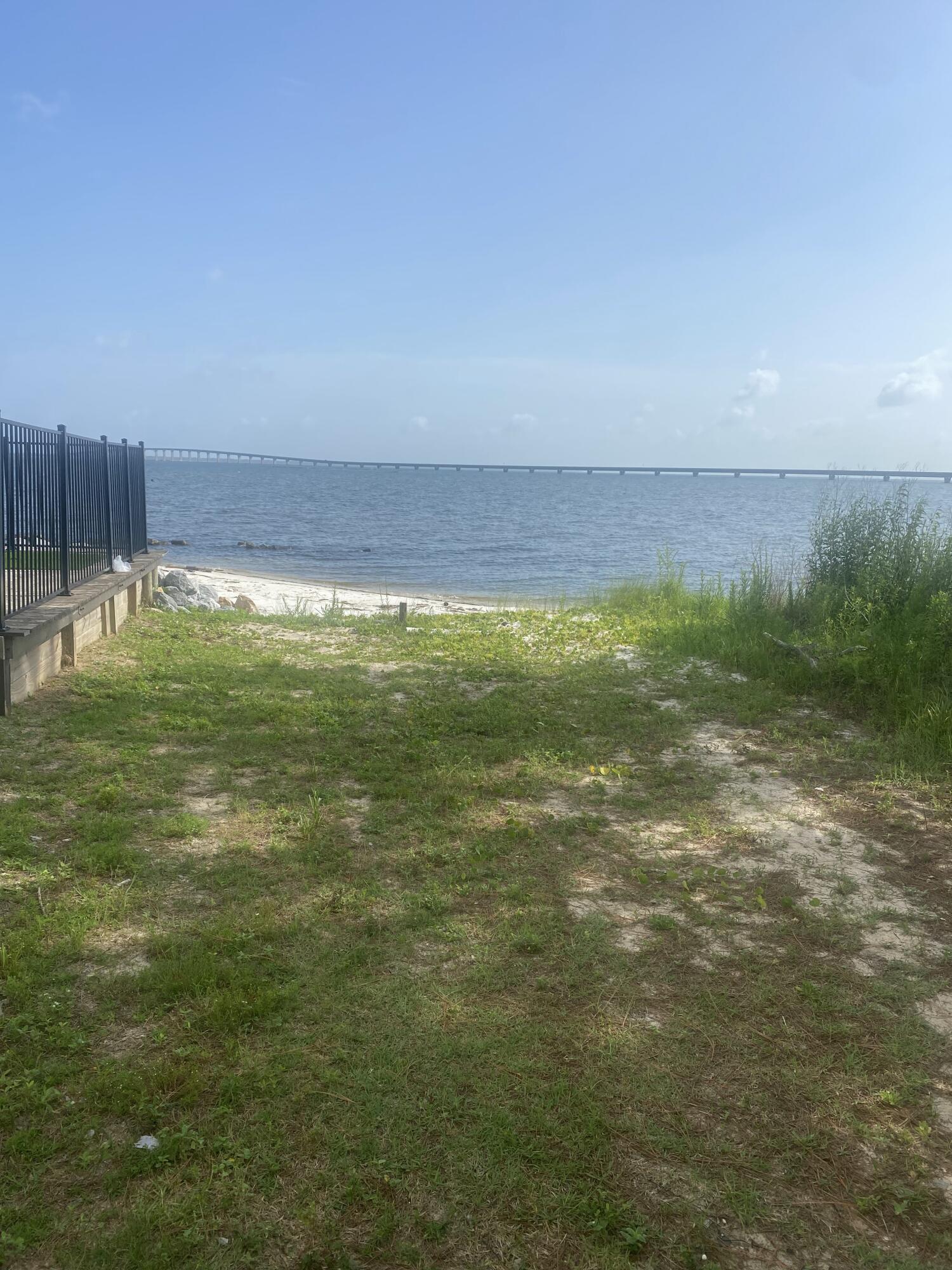 Clipper Bay - Land