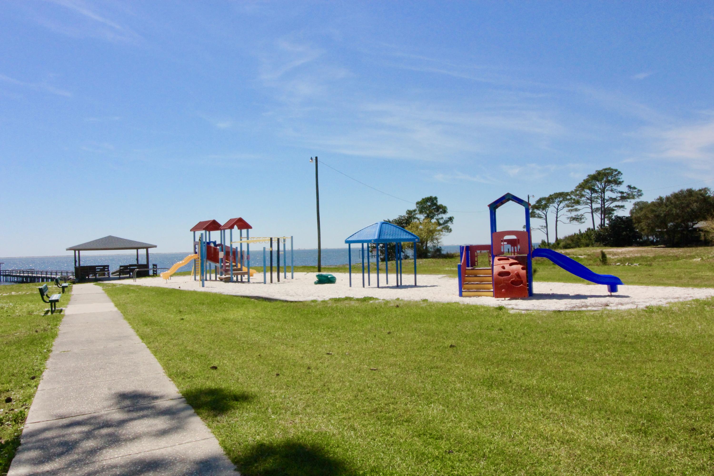 HOLLEY BY THE SEA - Residential