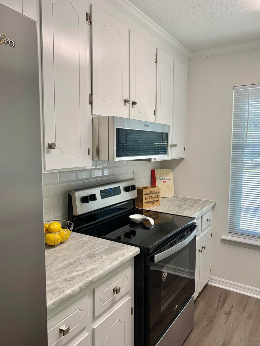 This Adorable home has a new roof and newly renovated.  Located in the heart of Niceville.   Easy commute to schools, shopping and Elgin AFB.  Enjoy your evening on the expansive screened porch.   Home remodeled with new interior and exterior paint, new lighting and ceiling fans. new carpet in bedrooms and luxury vinyl flooring in living areas of the home.  Kitchen and baths has new granite counter tops, new stainless steel appliances, new kitchen sink, and lighting.  Eat-in area in kitchen and separate dining room.  New HVAC as well.  A Split bedroom design plus additional room that could be a 4 bedroom, office, craft room, etc.  Separate dining room has a closet with