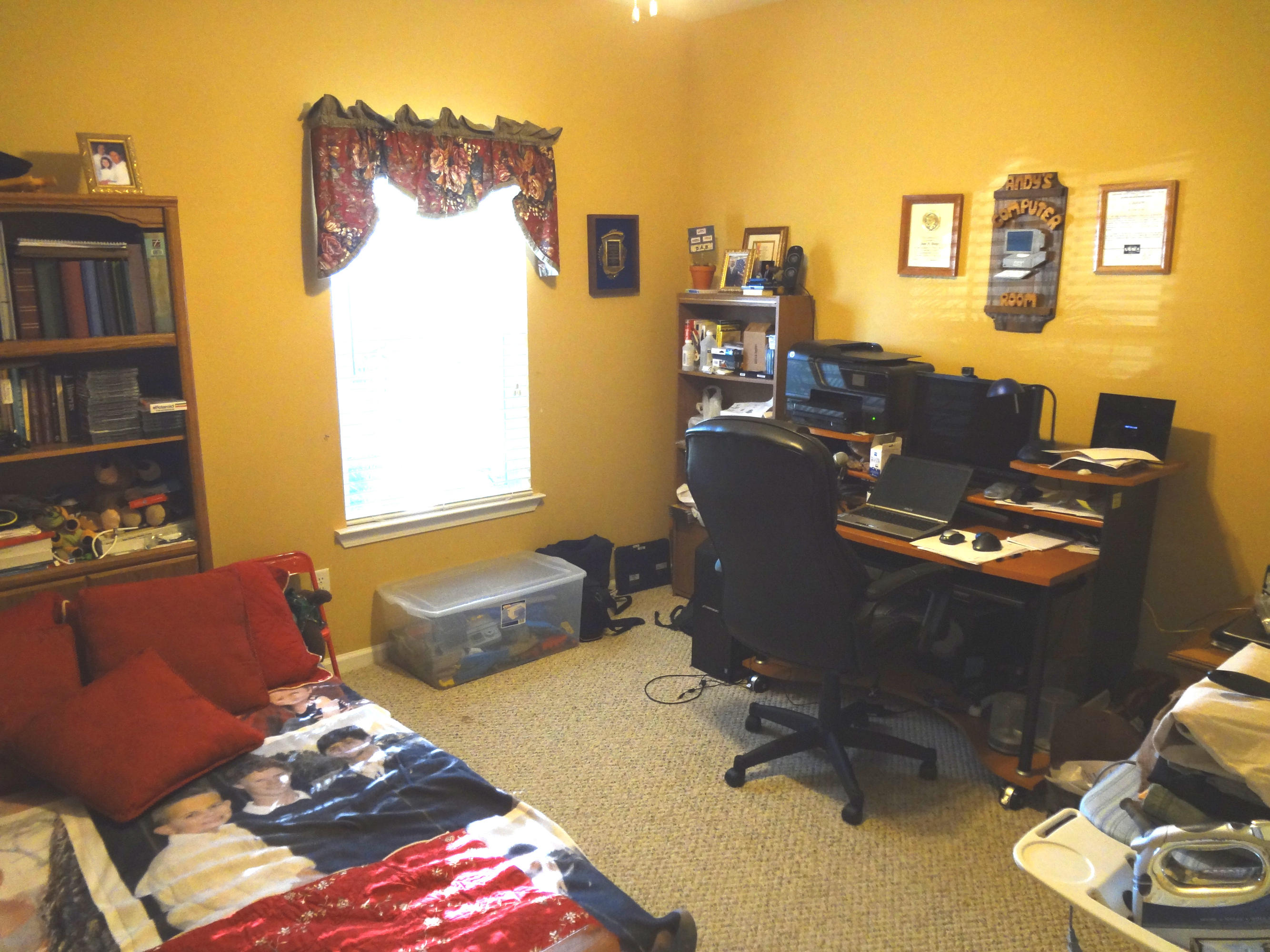 HAPPY HOLLOW - Residential