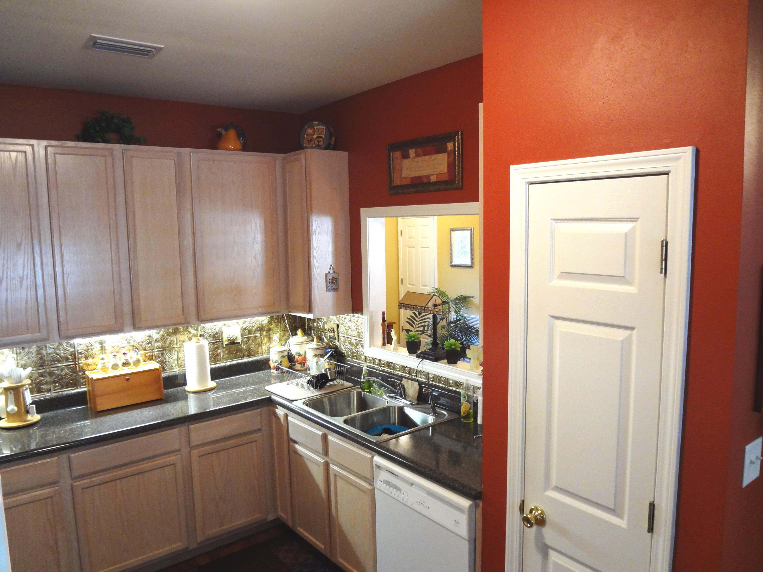 HAPPY HOLLOW - Residential