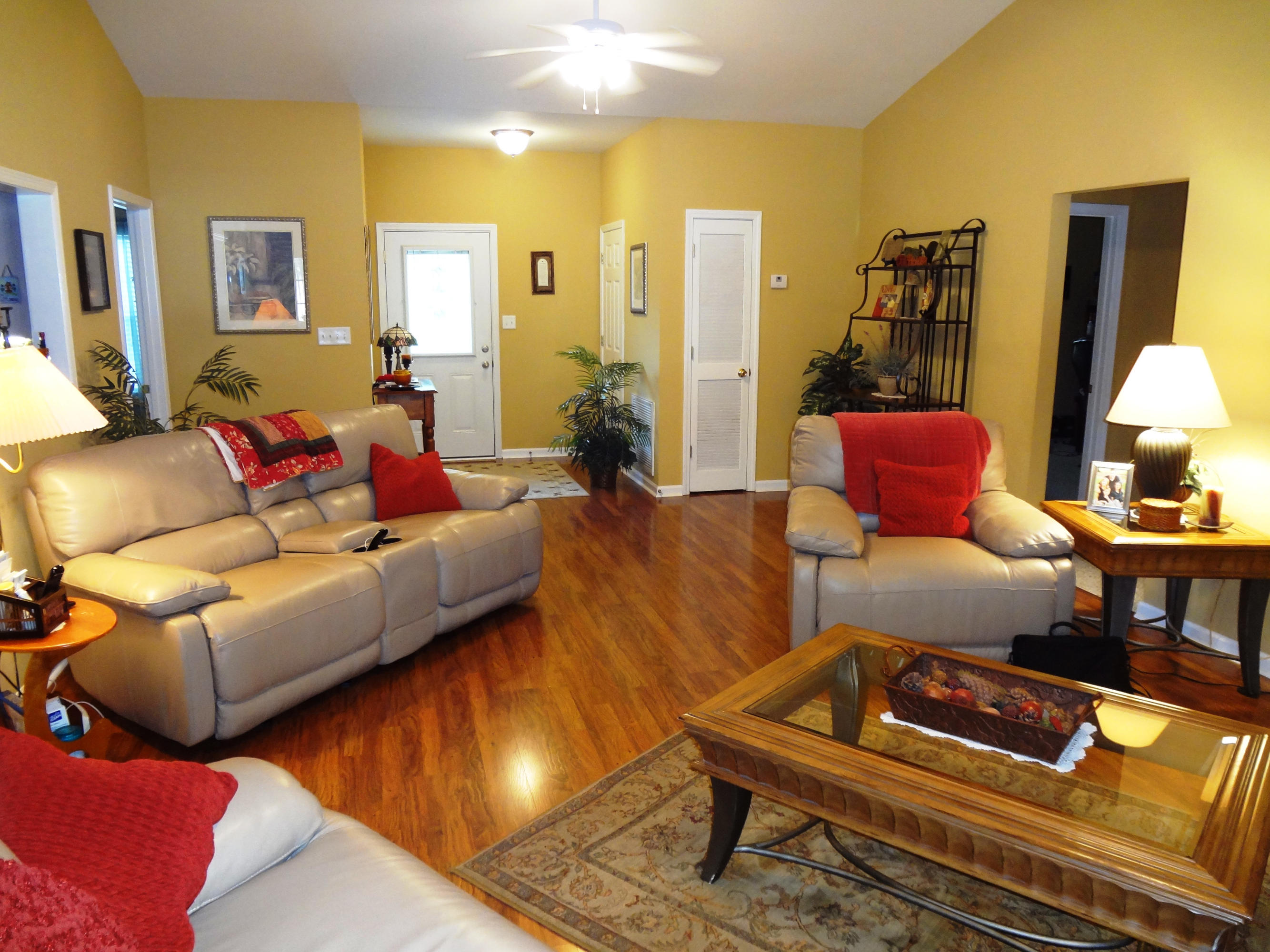 HAPPY HOLLOW - Residential