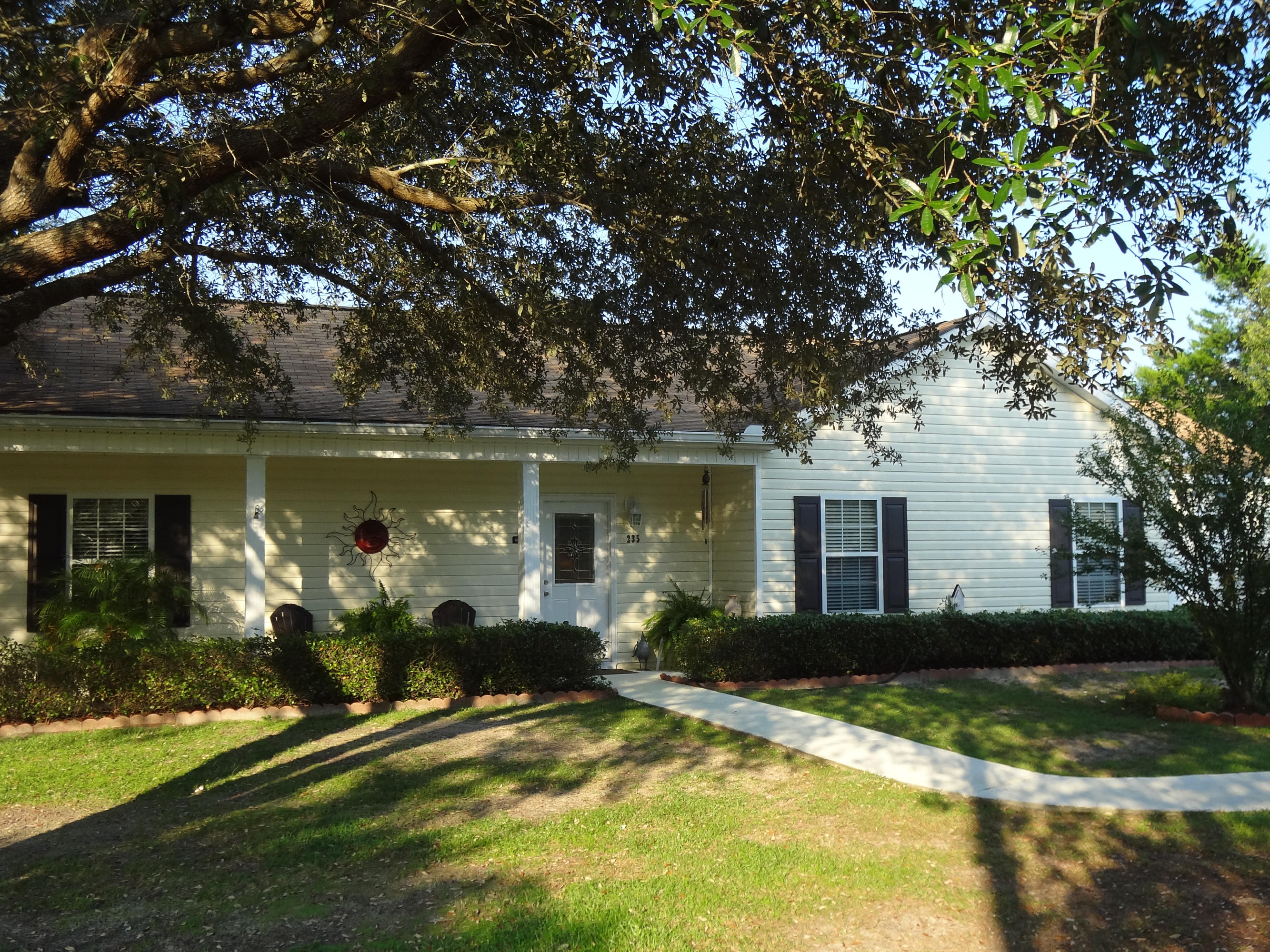 HAPPY HOLLOW - Residential