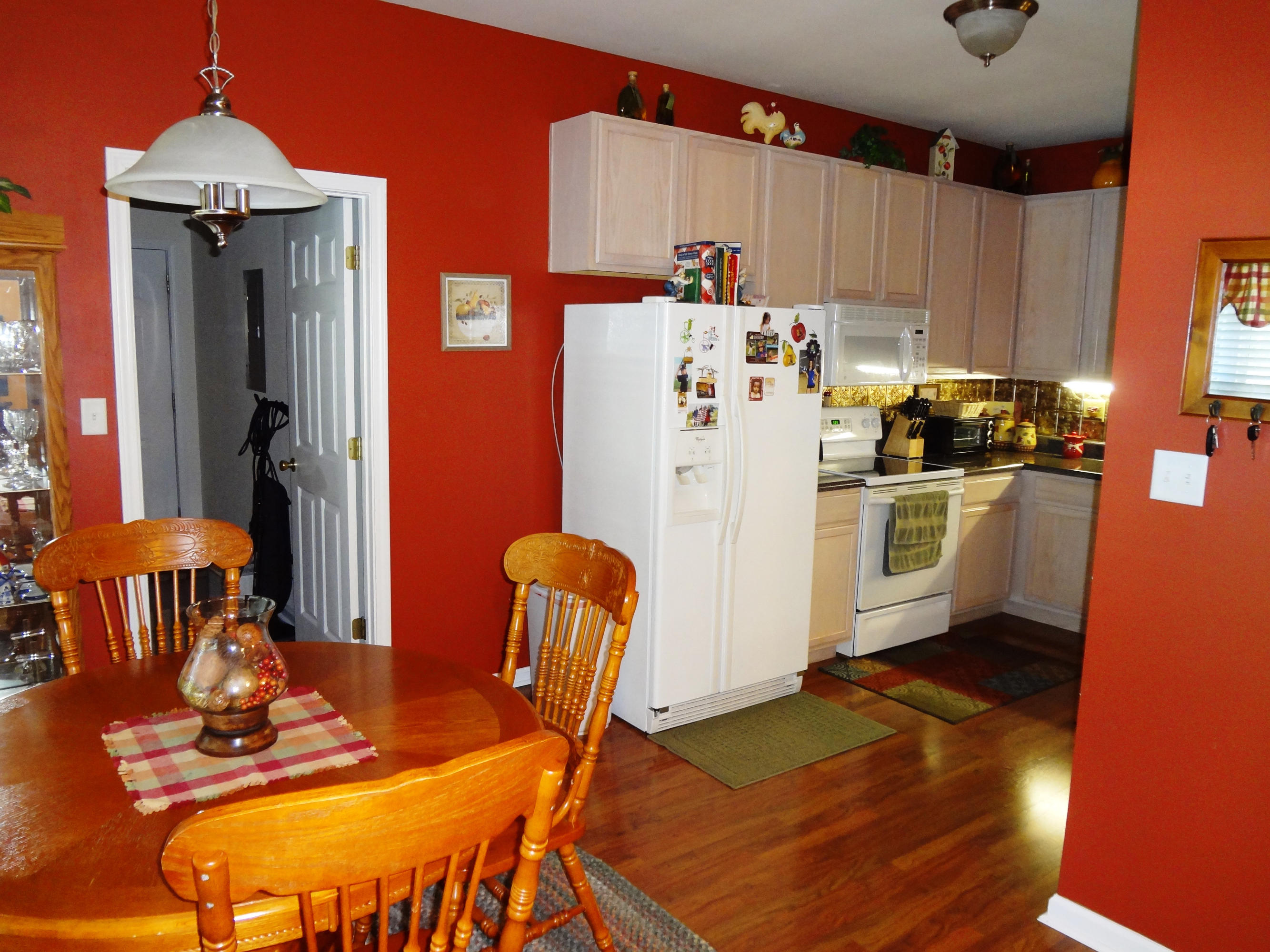 HAPPY HOLLOW - Residential