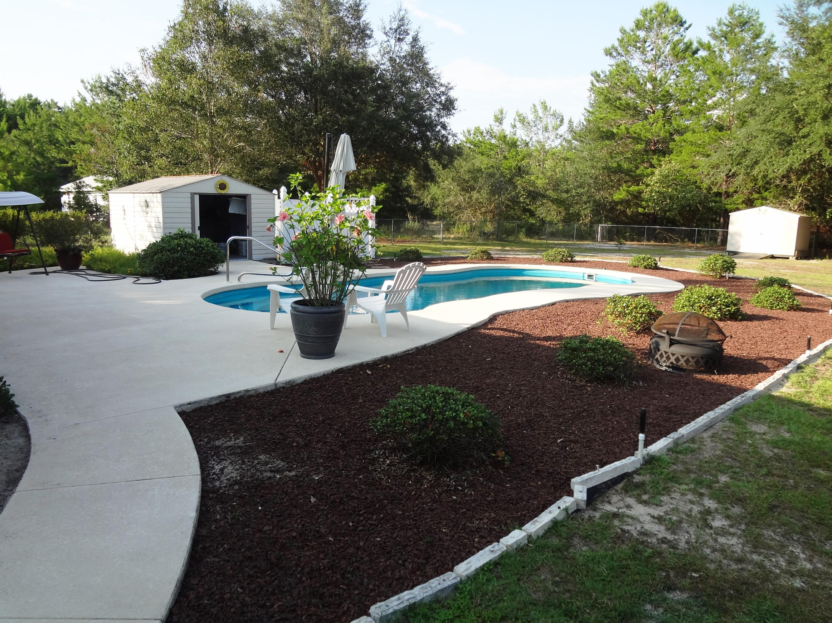 HAPPY HOLLOW - Residential