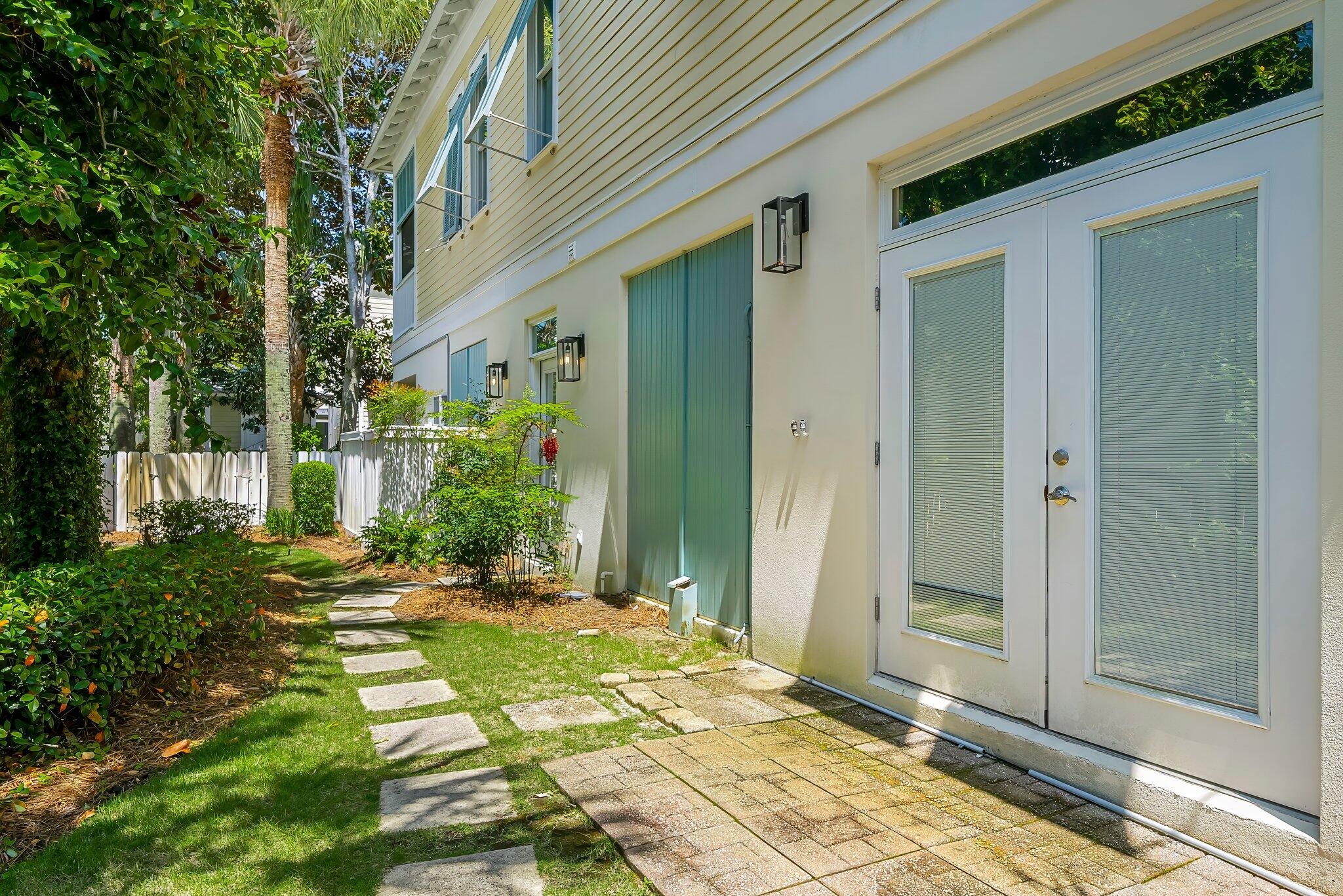 FRANGISTA BEACH 1ST ADDN - Residential