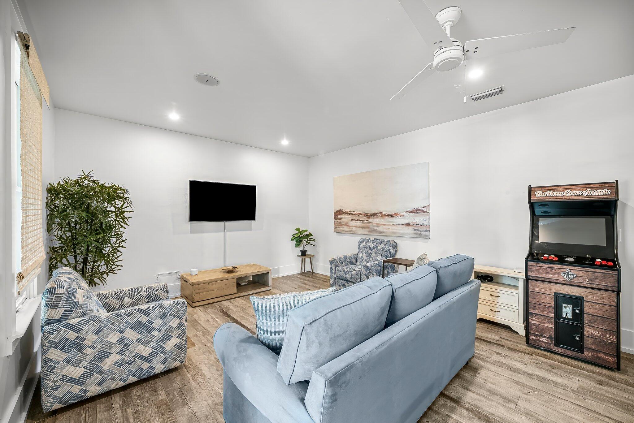 FRANGISTA BEACH 1ST ADDN - Residential