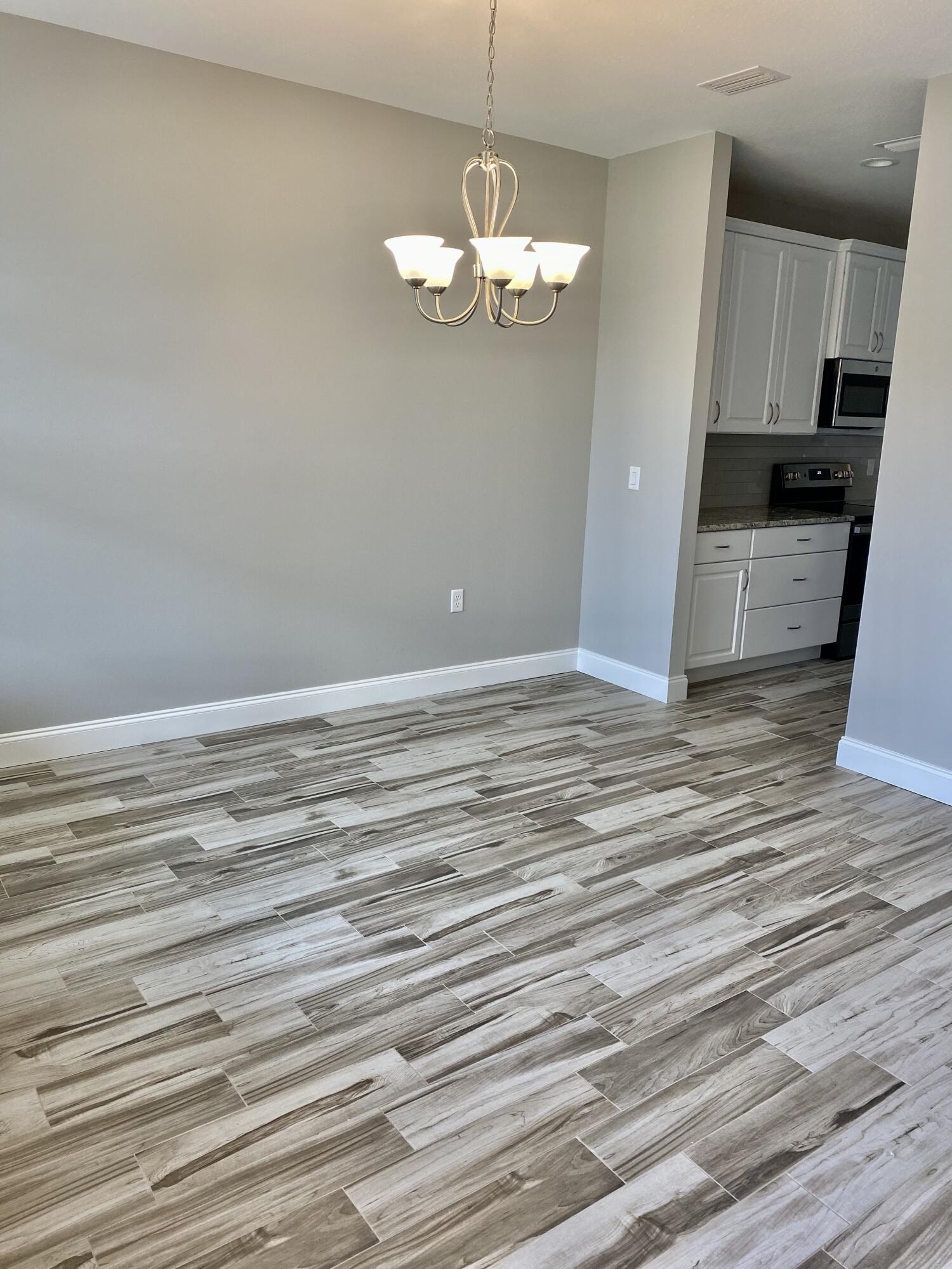 MCKENZIE MEADOWS - Residential