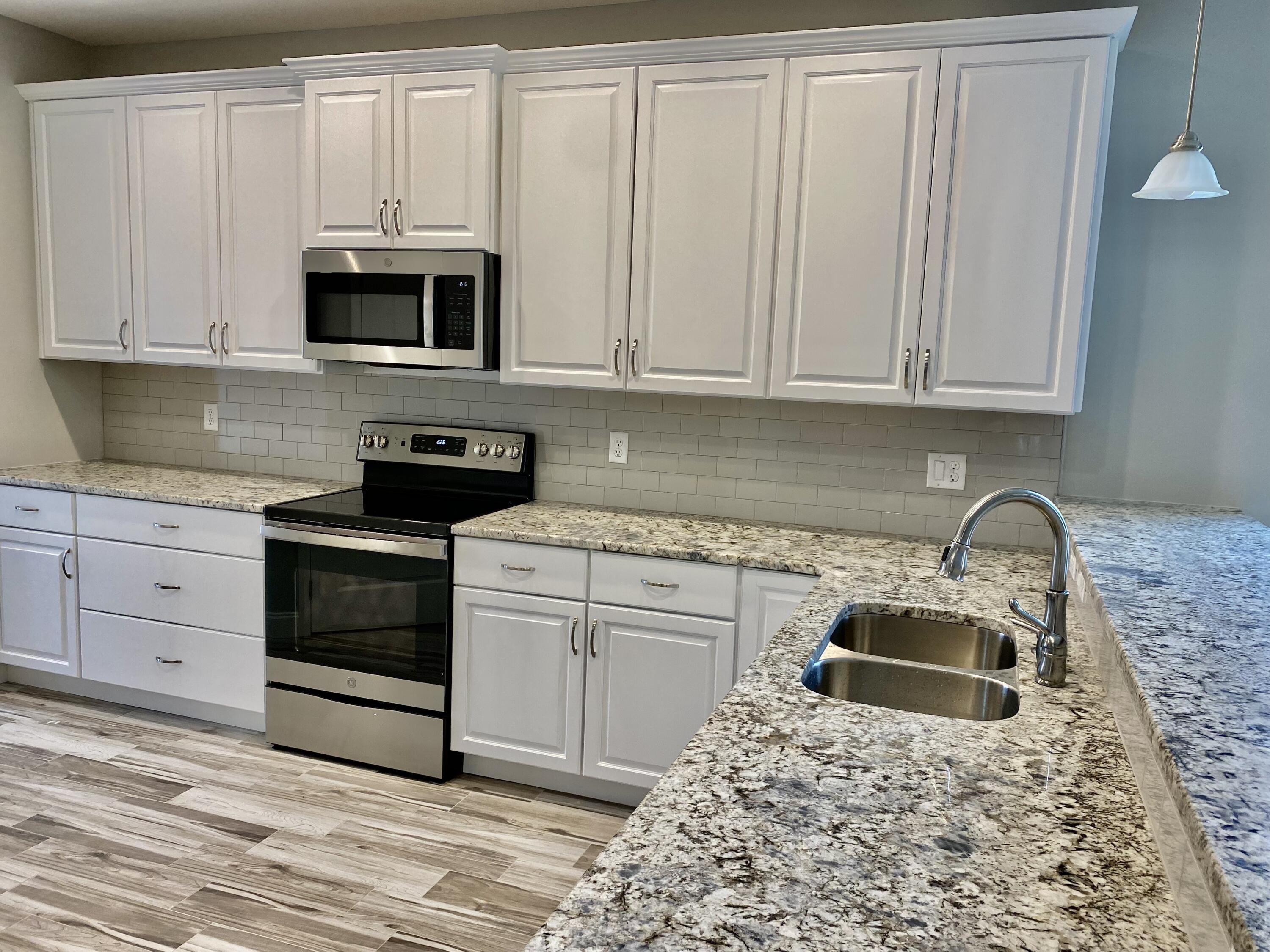 MCKENZIE MEADOWS - Residential