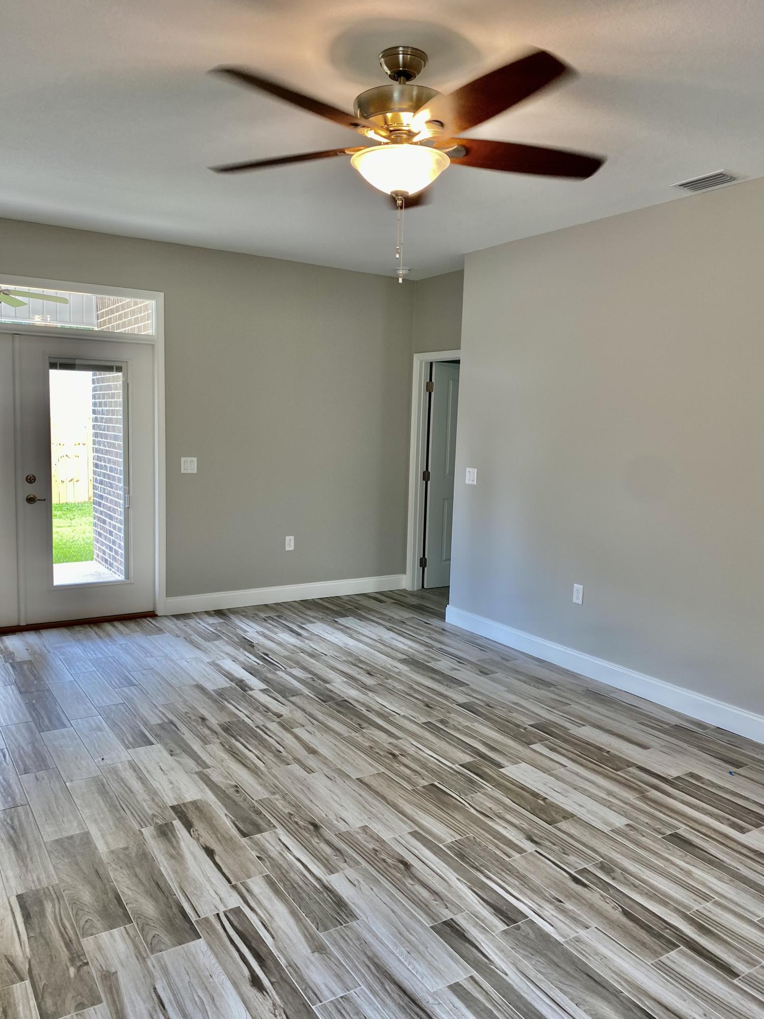 MCKENZIE MEADOWS - Residential