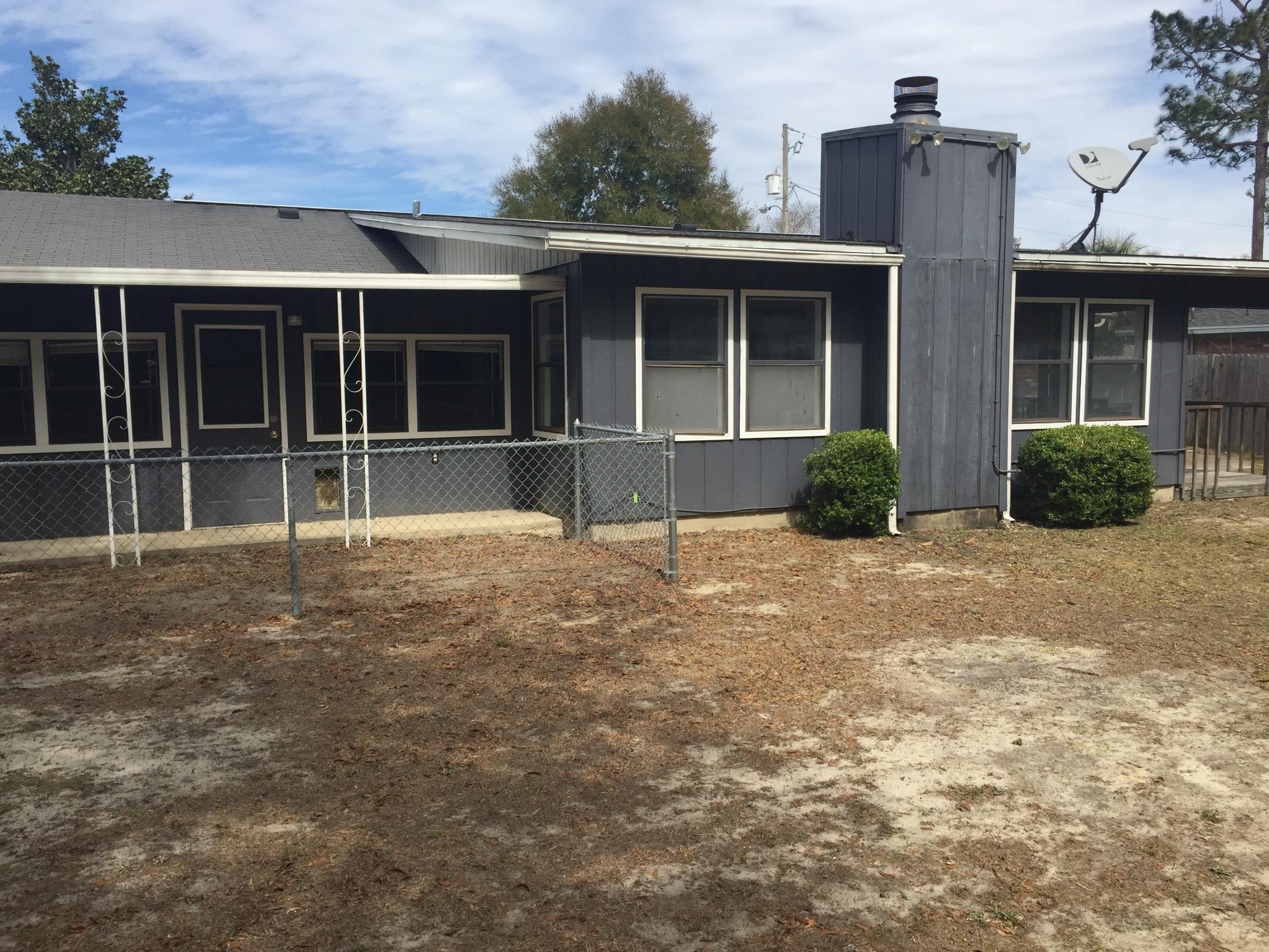 CAROL ANNE MANOR 1ST ADDN - Residential