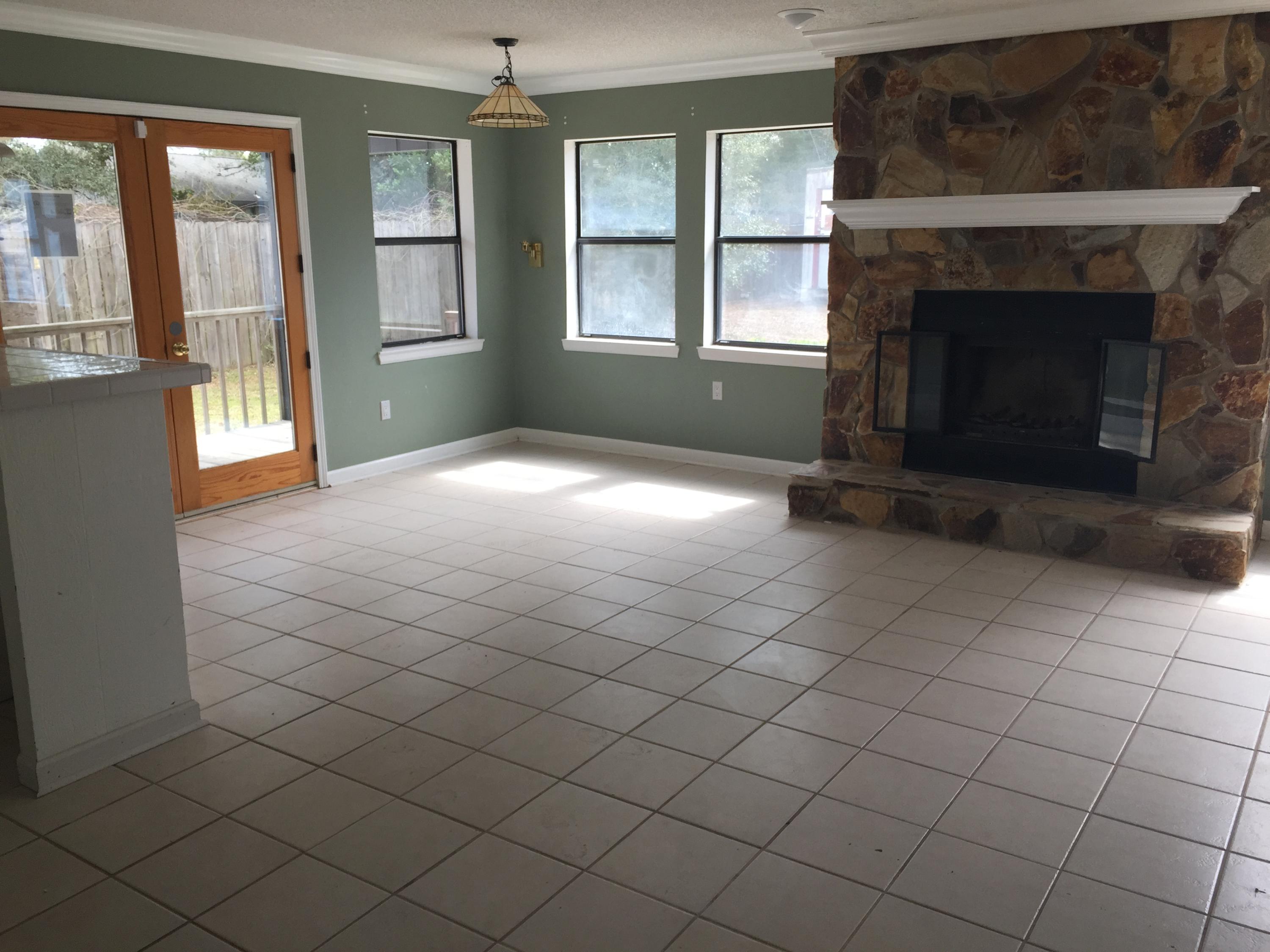 CAROL ANNE MANOR 1ST ADDN - Residential