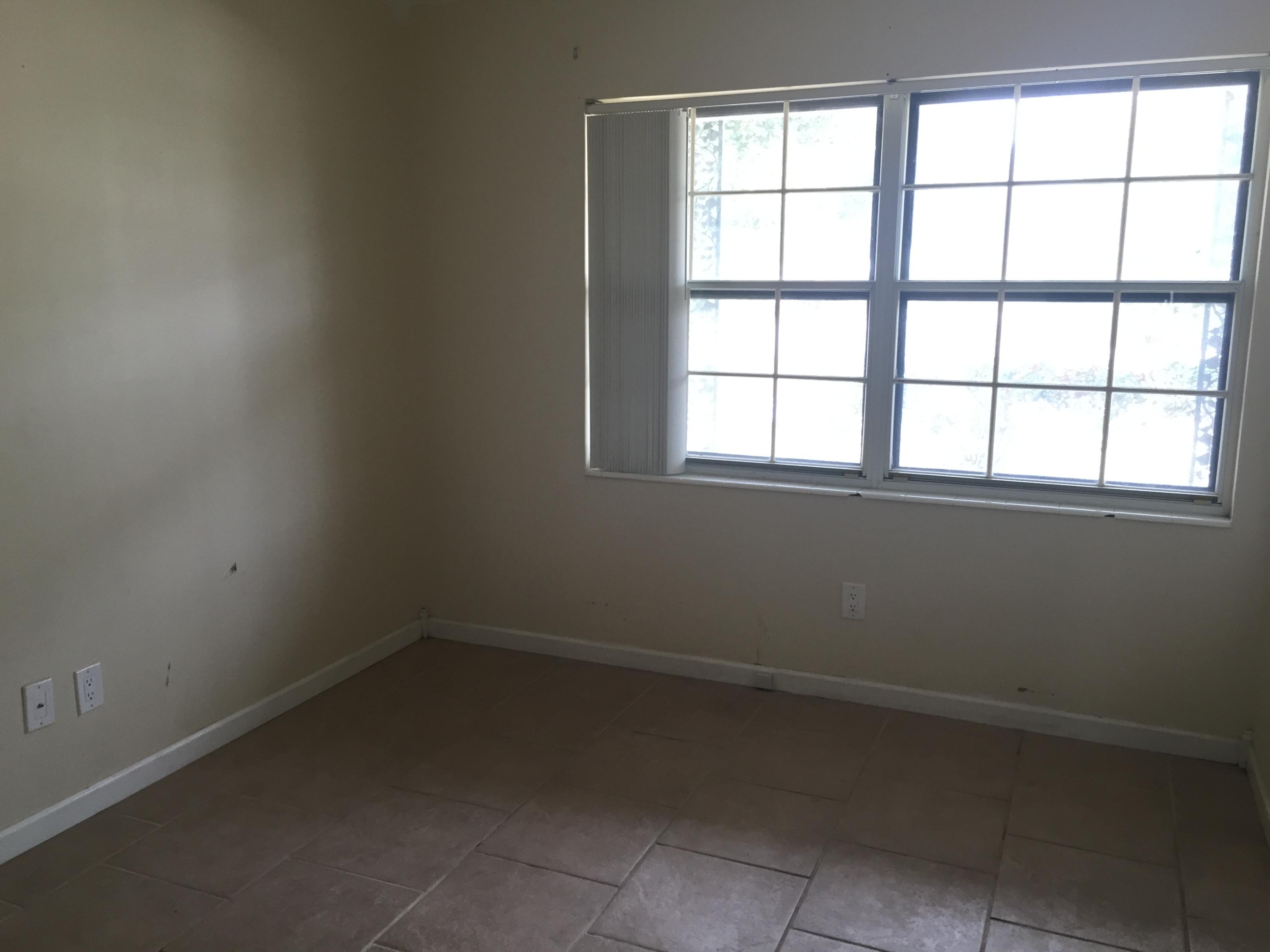 CAROL ANNE MANOR 1ST ADDN - Residential