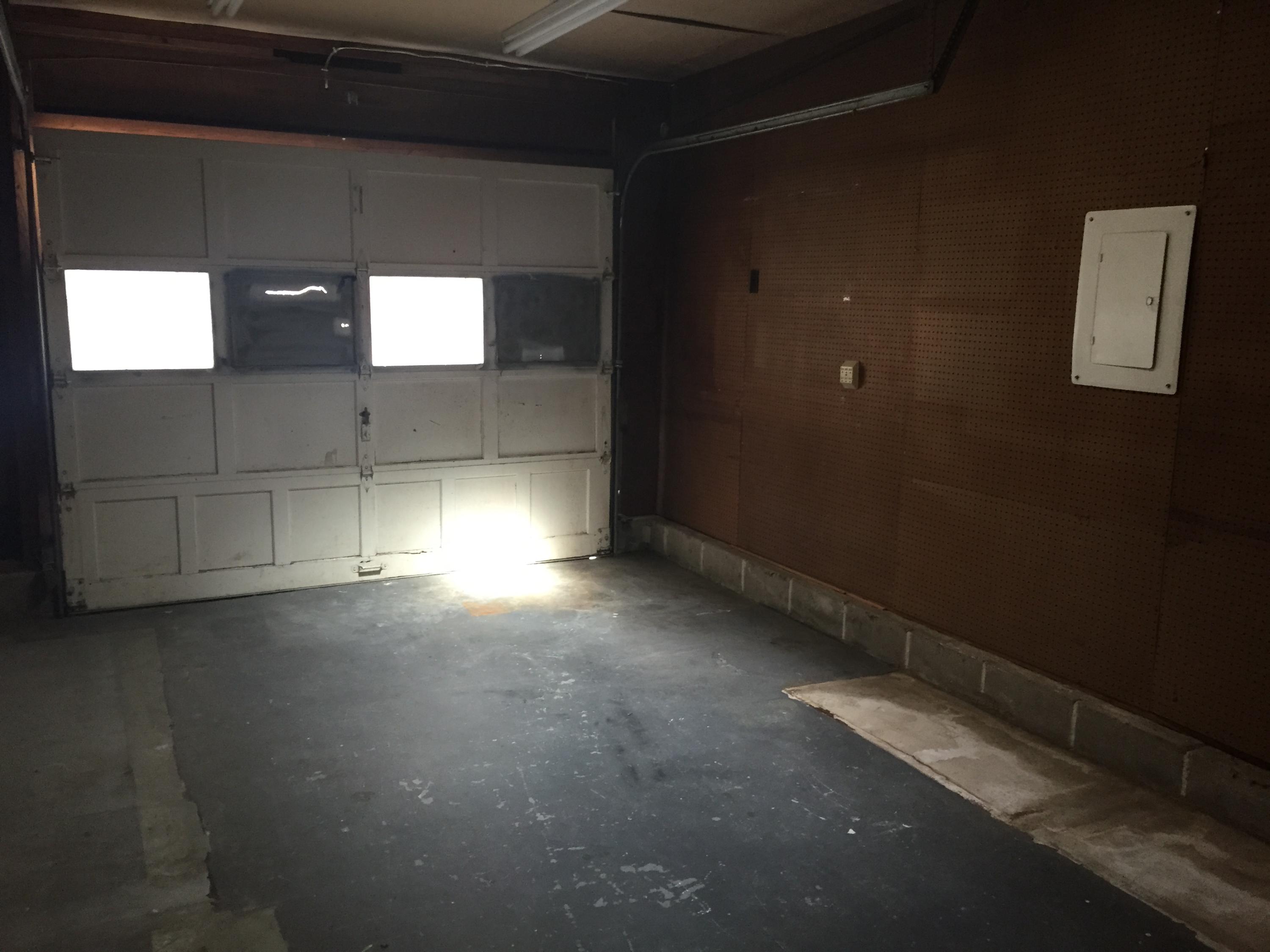 CAROL ANNE MANOR 1ST ADDN - Residential