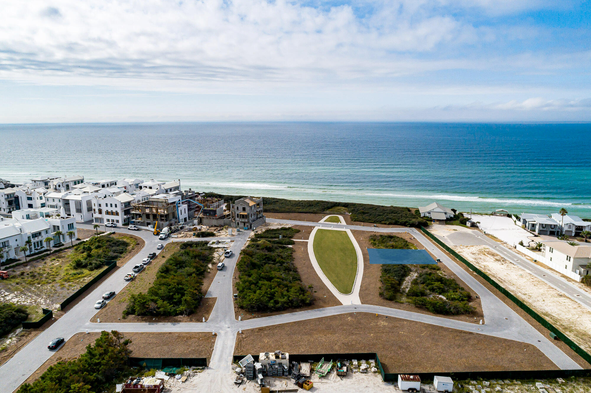 Located on elliptical Bela Gray Park just a short distance from the Gulf of Mexico by way of the Bela Gray Beach Access.  Accommodates up to 3 story home with full roof top terrace.