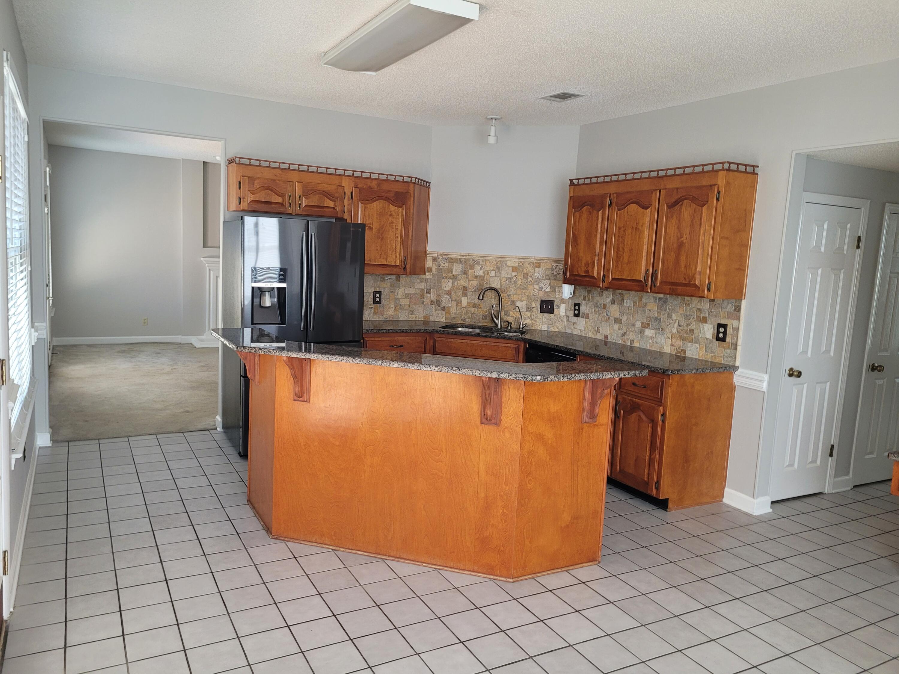 LAKE POINTE - Residential