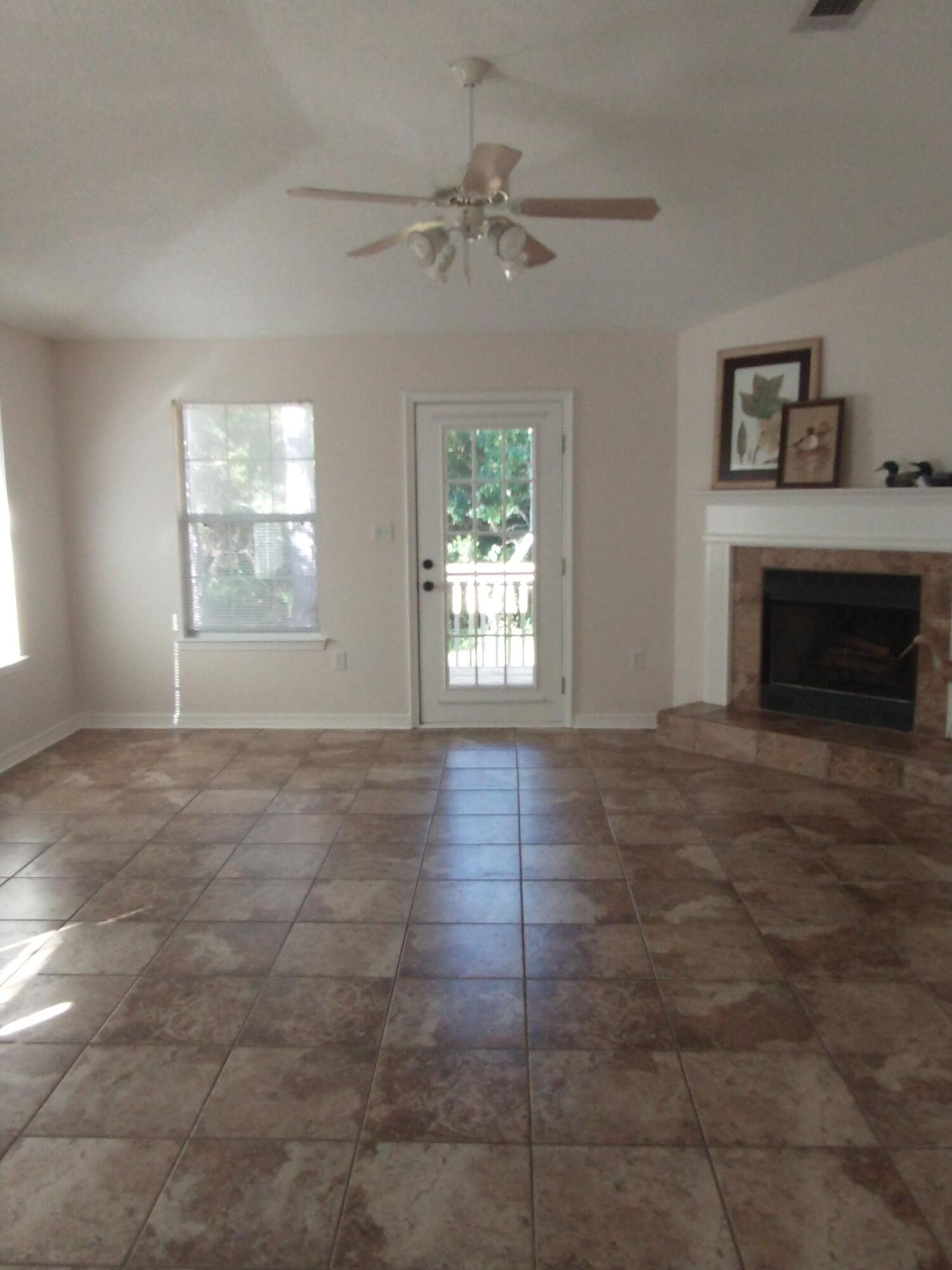 MARSH HARBOR - Residential