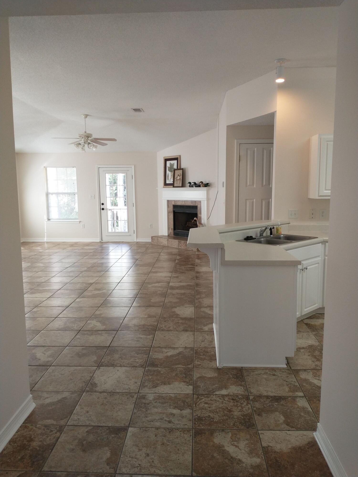 MARSH HARBOR - Residential