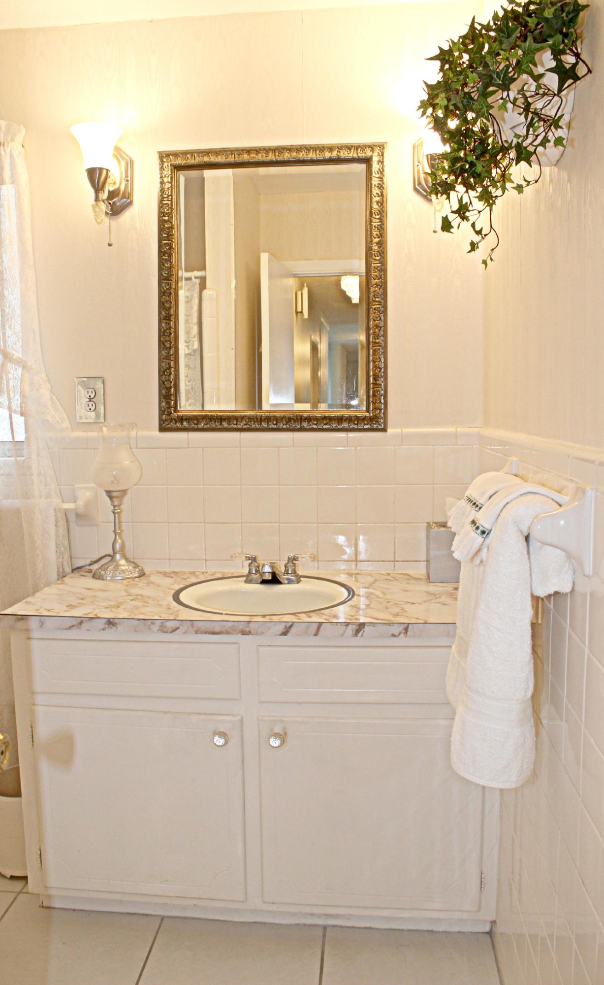 ELLIOTTS POINT 7TH ADDN - Residential