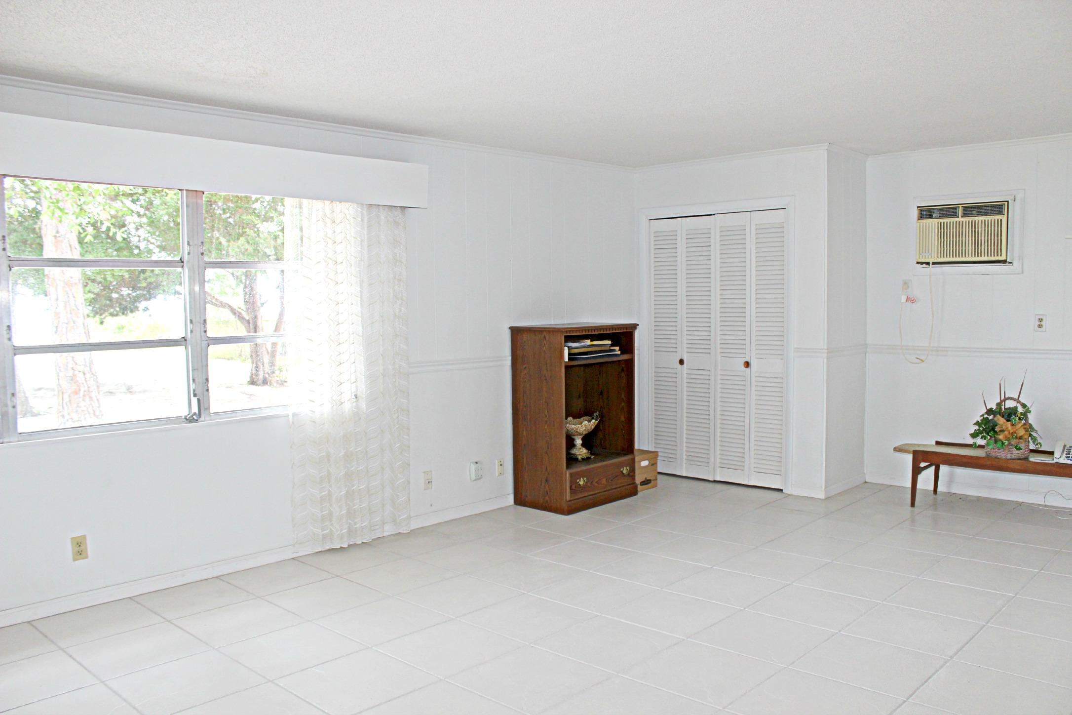 ELLIOTTS POINT 7TH ADDN - Residential