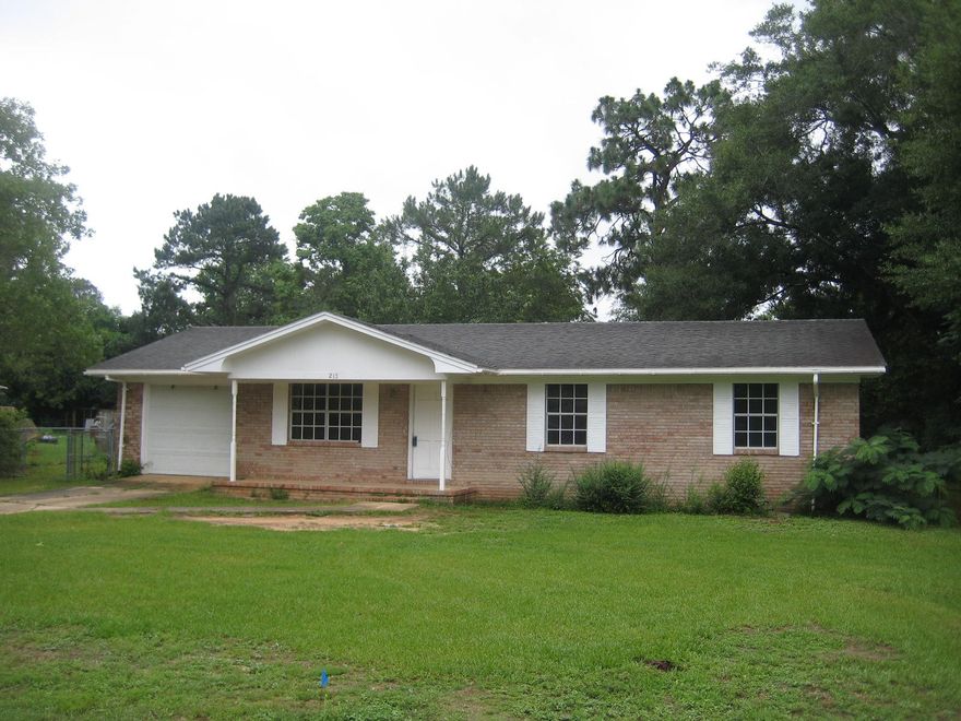 Great starter home with a convenient North Crestview location. Three bedroom and one bath home on almost 4/10 of an acre with a fenced back yard and one car garage. Don't miss out on this opportunity as it won't last long!