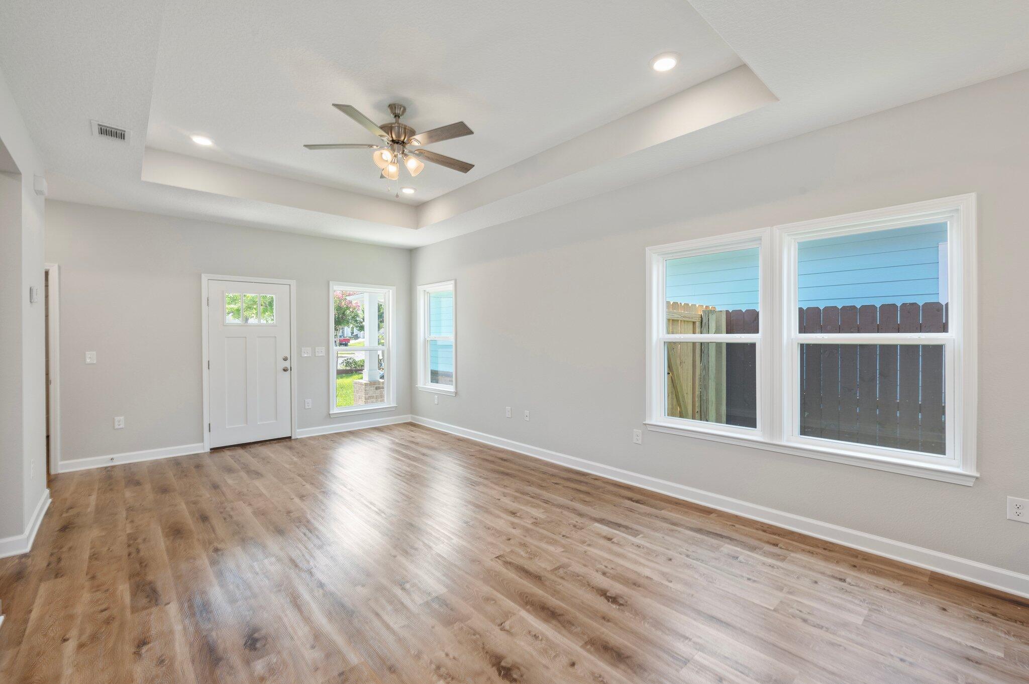 LAGRANGE LANDING - Residential