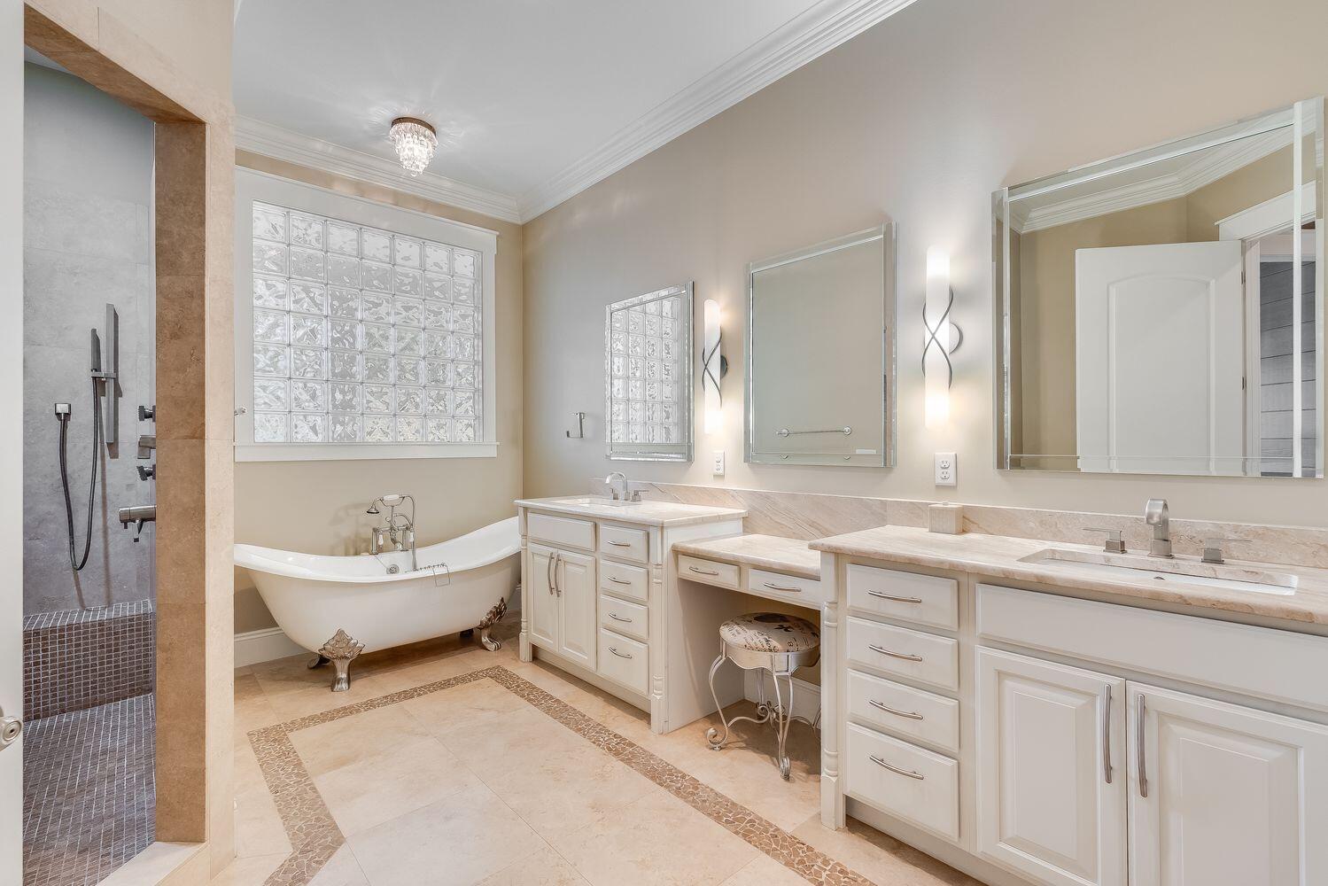 WOODLAND BAYOU ESTATES - Residential