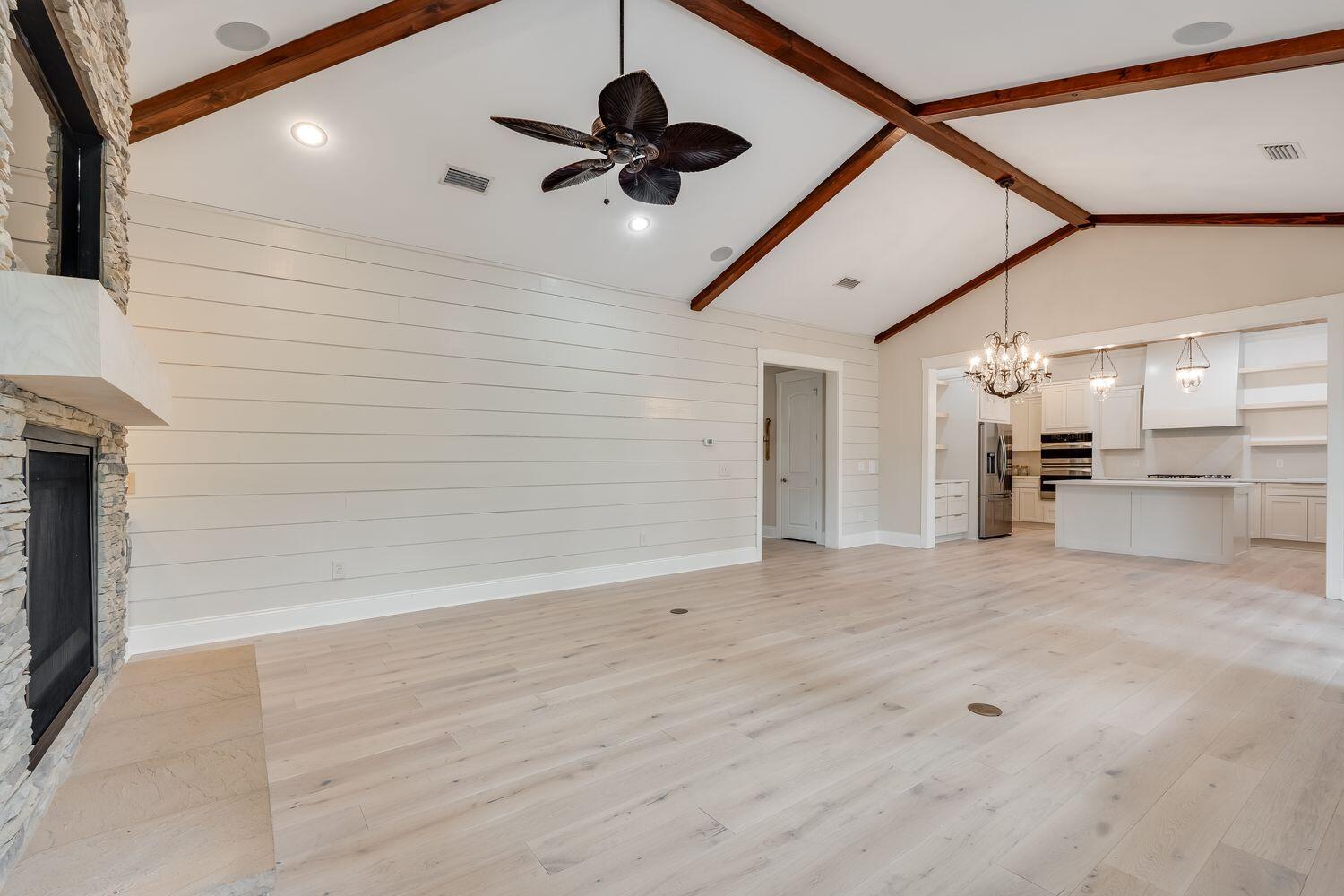 WOODLAND BAYOU ESTATES - Residential