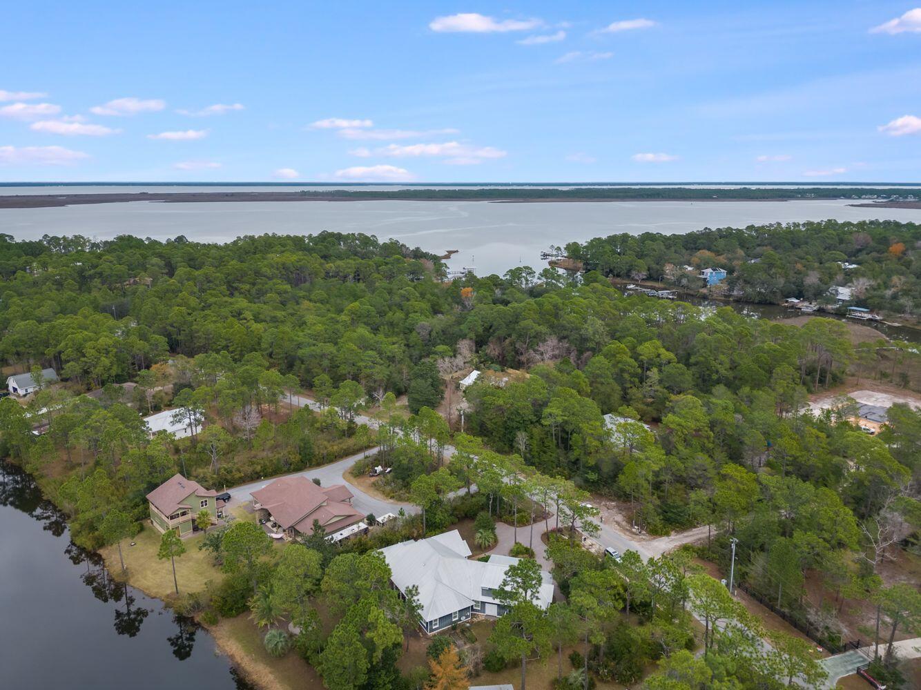 WOODLAND BAYOU ESTATES - Residential