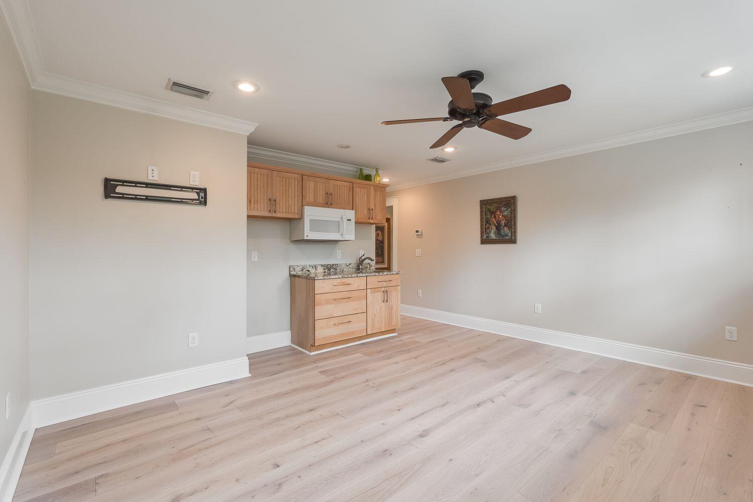 WOODLAND BAYOU ESTATES - Residential