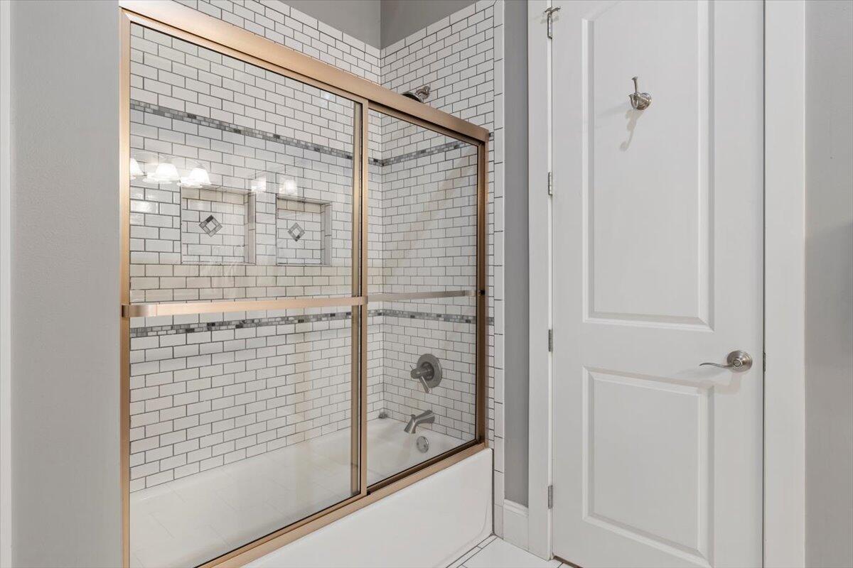 WOODLAND BAYOU ESTATES - Residential