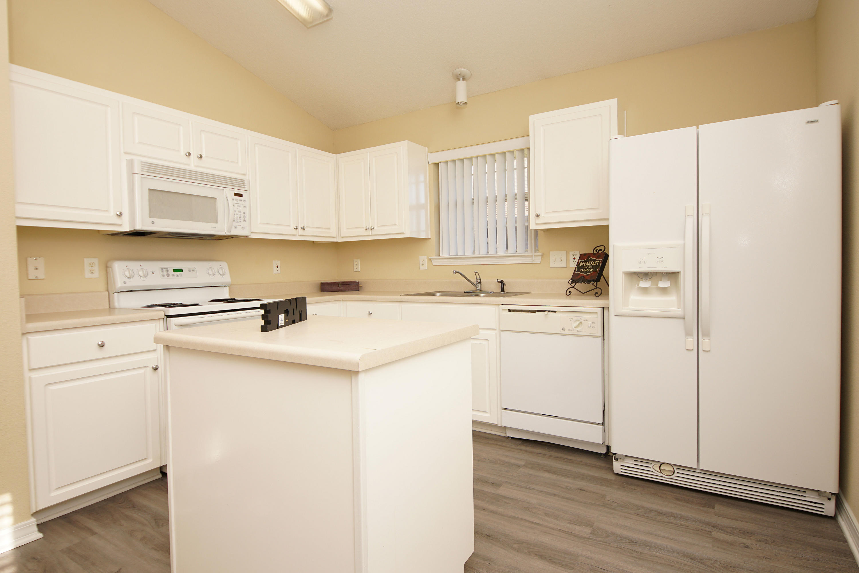 MARSH HARBOR - Residential